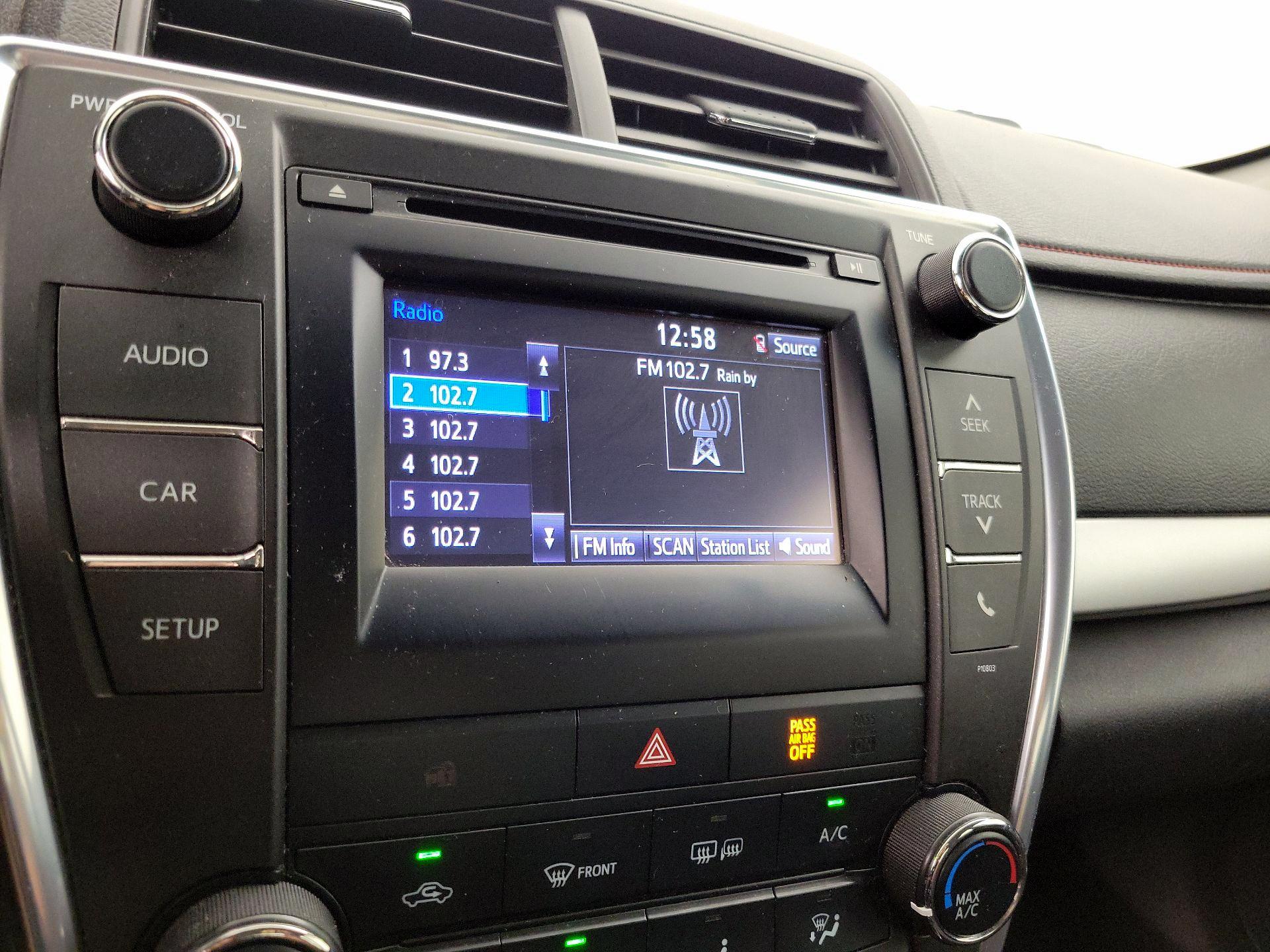 Thumbnail: 2015 Toyota Camry - 15