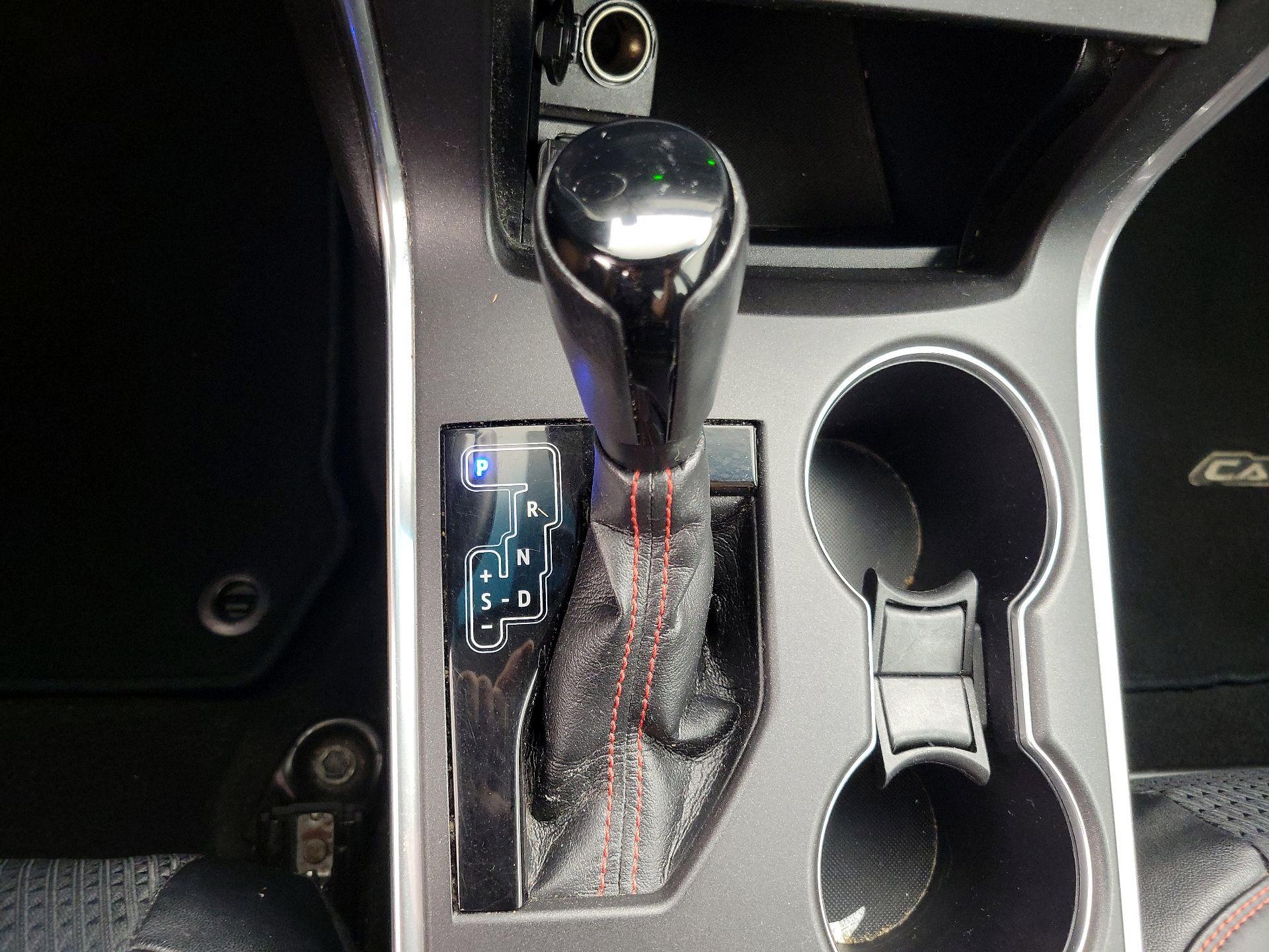 Thumbnail: 2015 Toyota Camry - 17