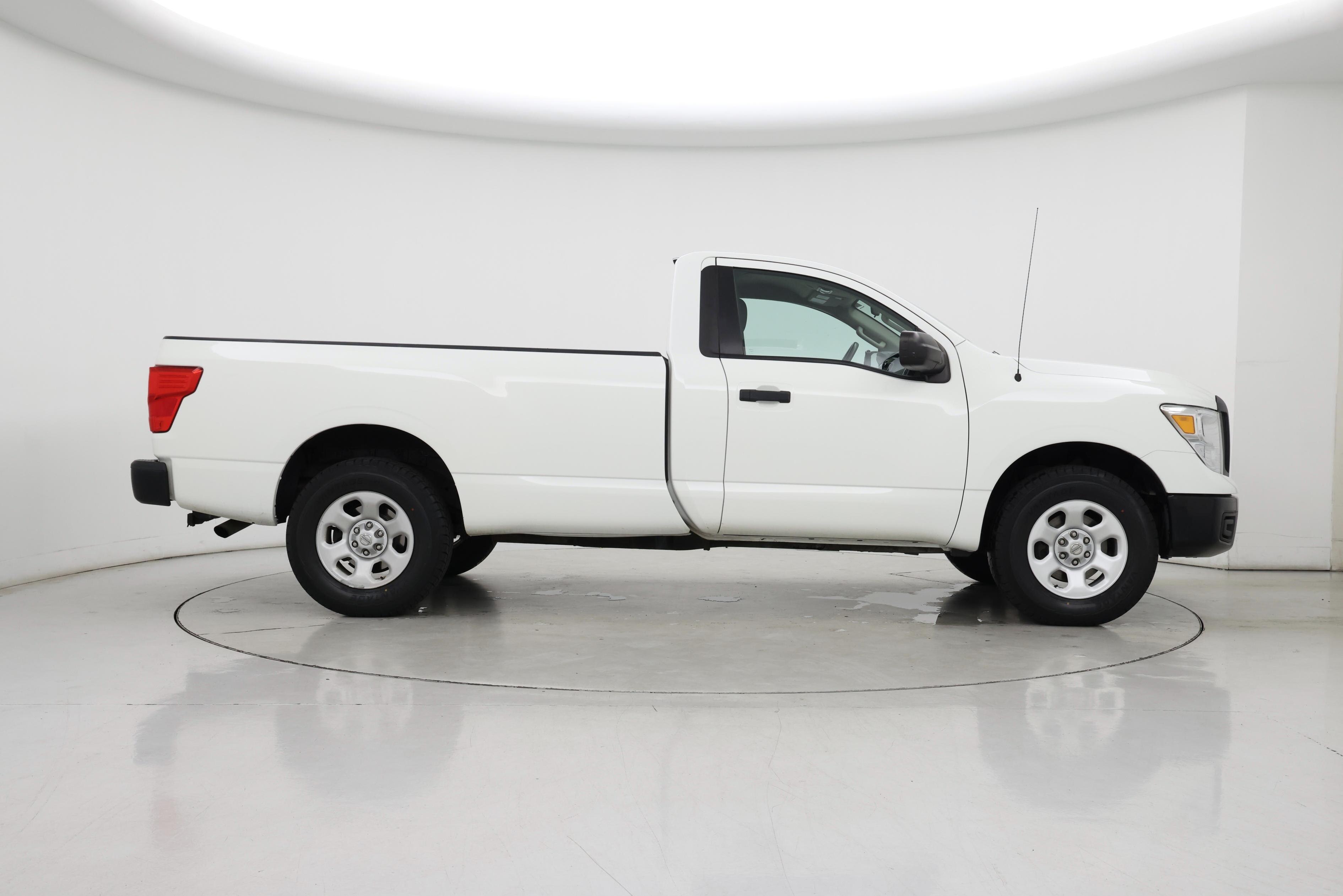 Thumbnail: 2019 Nissan Titan - 7