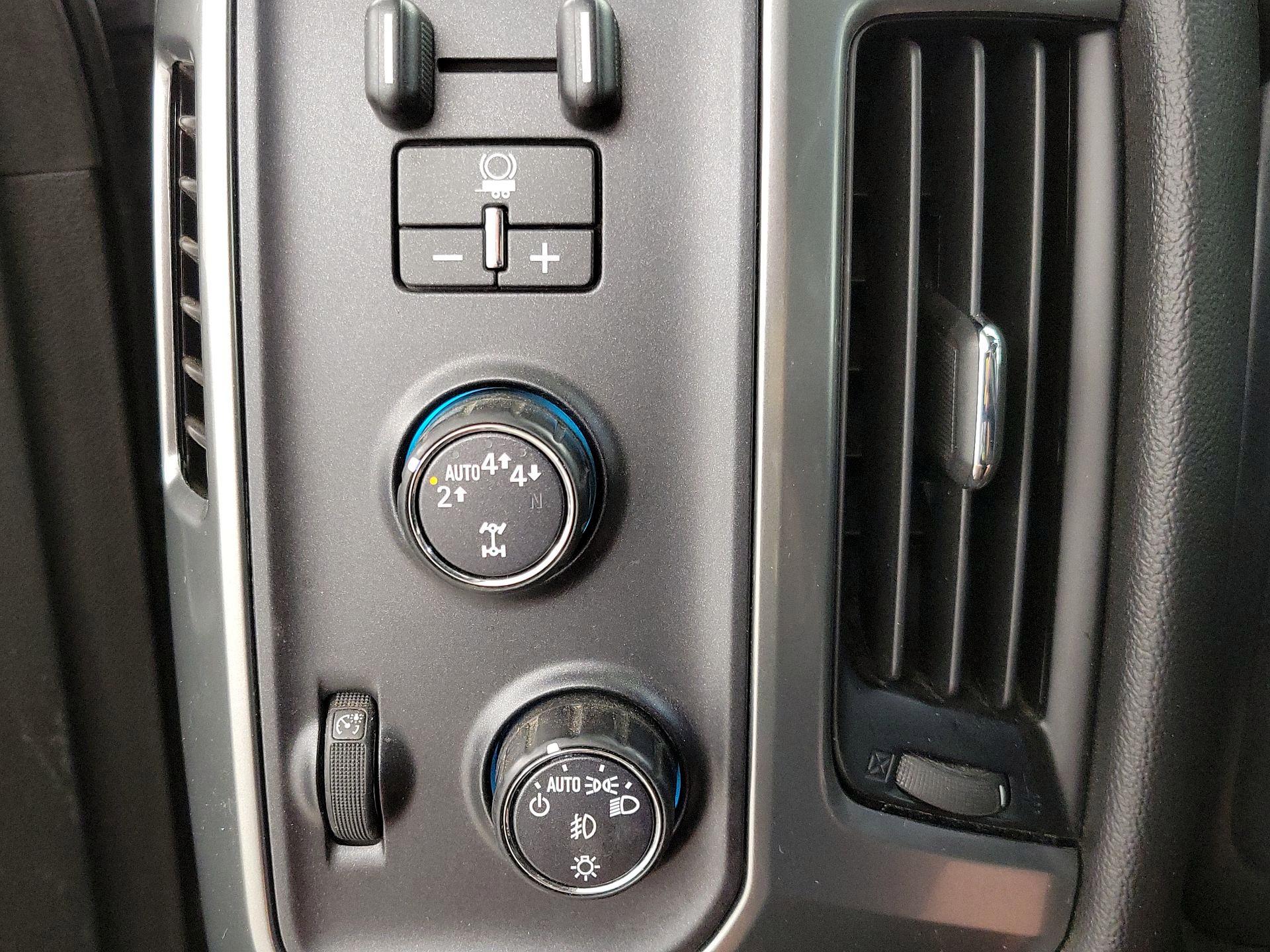 Thumbnail: 2017 Chevrolet Silverado 1500 - 13