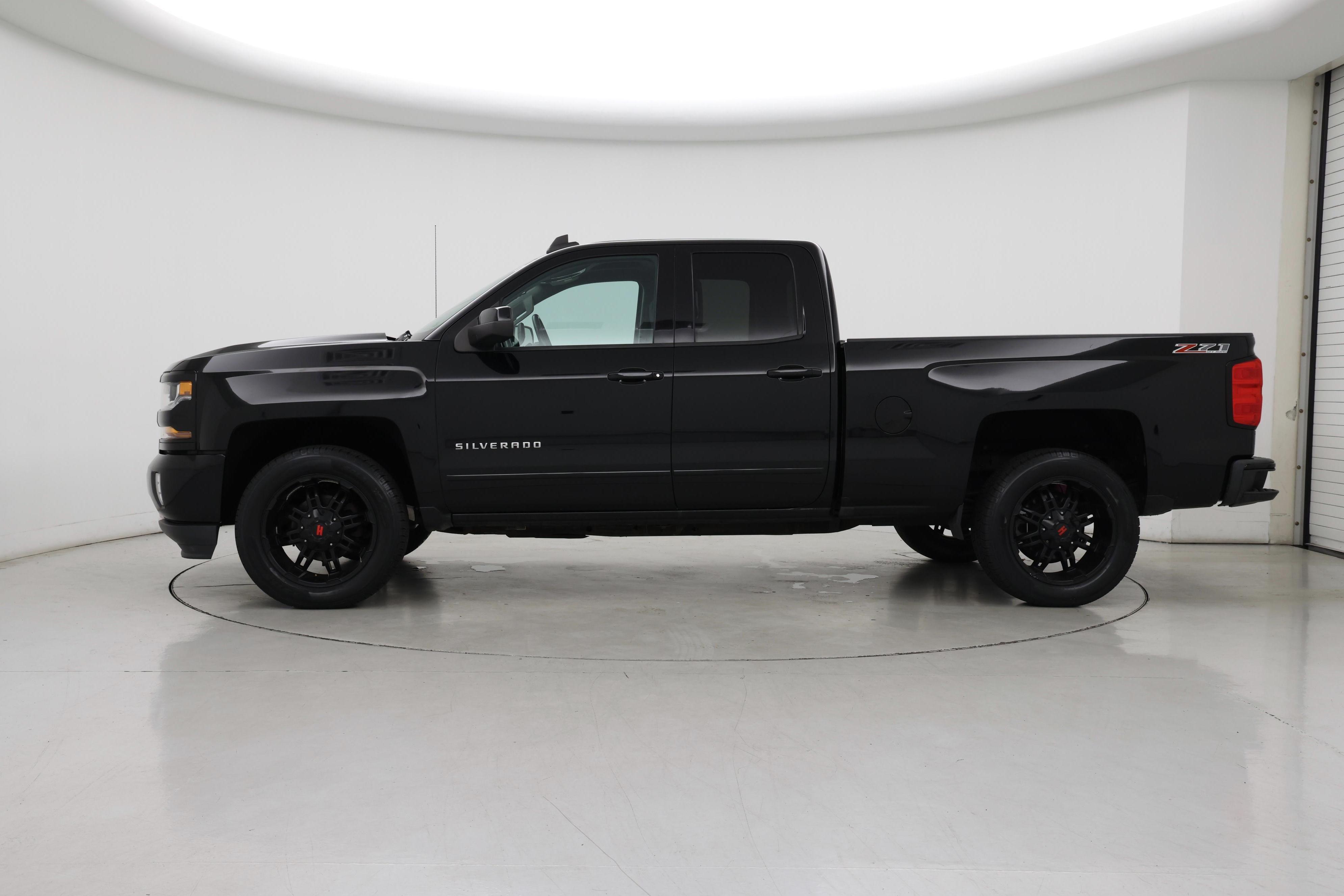 Thumbnail: 2017 Chevrolet Silverado 1500 - 3