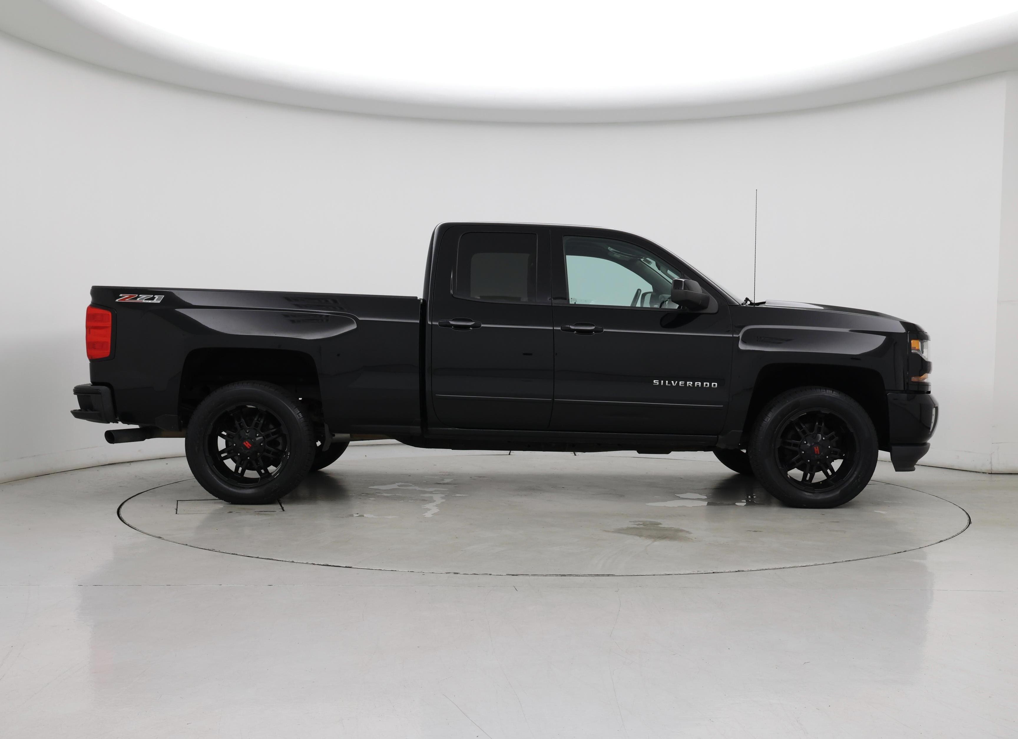 Thumbnail: 2017 Chevrolet Silverado 1500 - 7