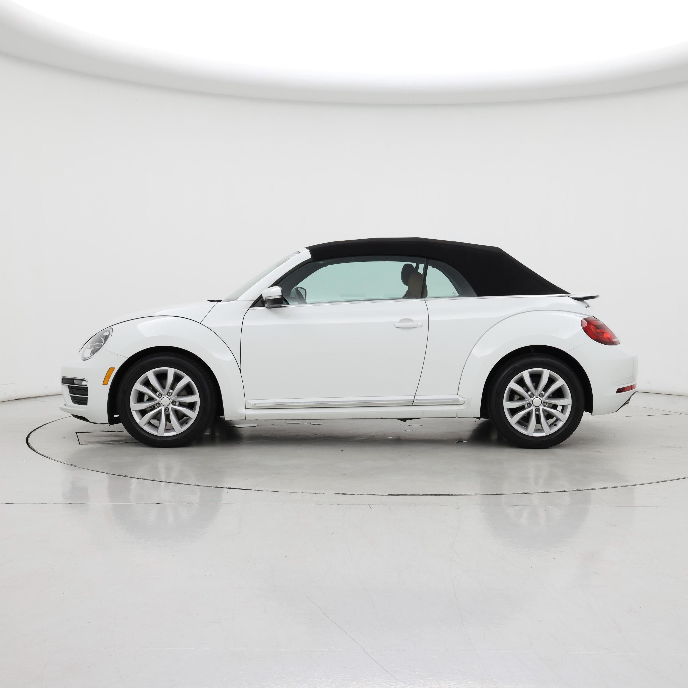 Thumbnail: 2017 Volkswagen Beetle - 3