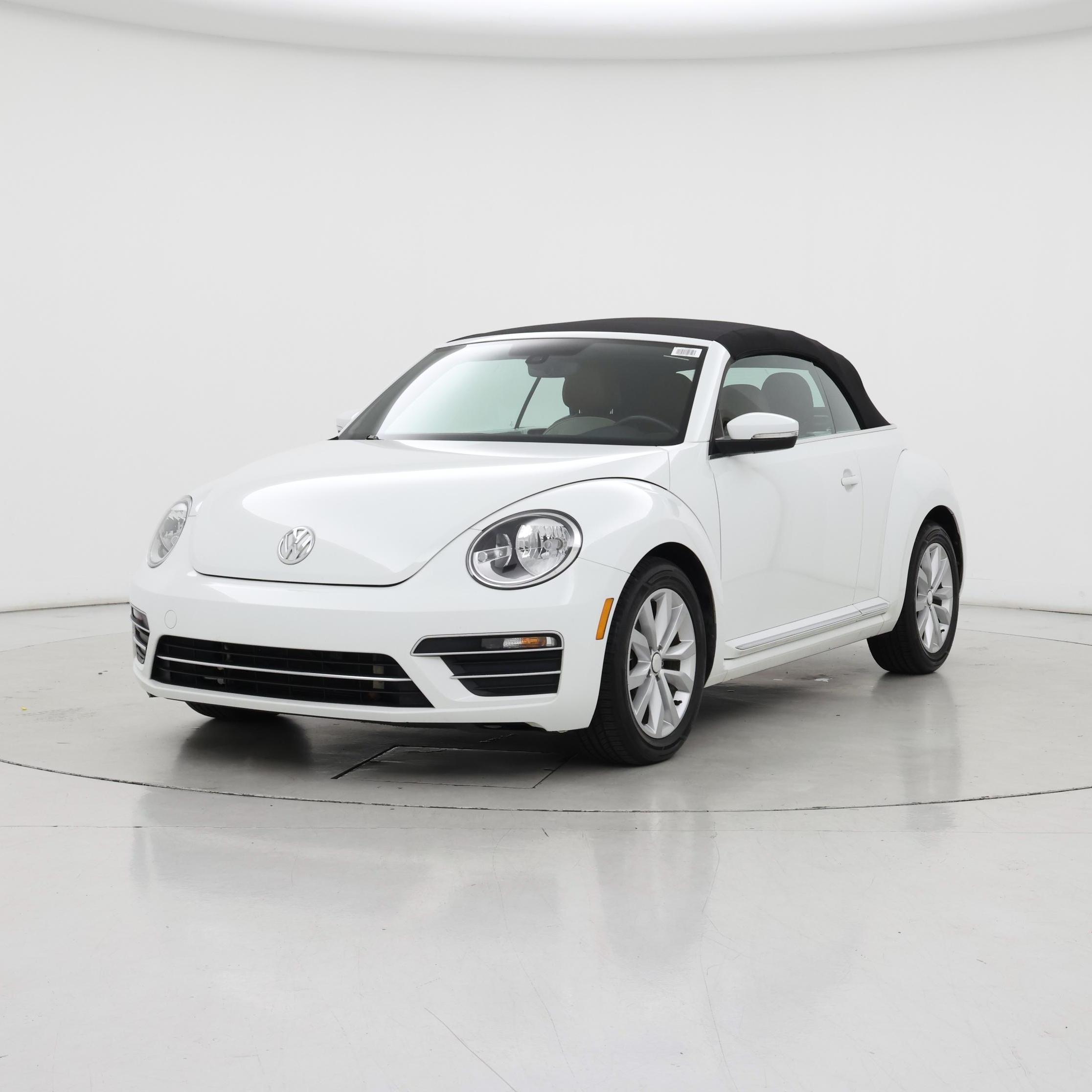 Thumbnail: 2017 Volkswagen Beetle - 4