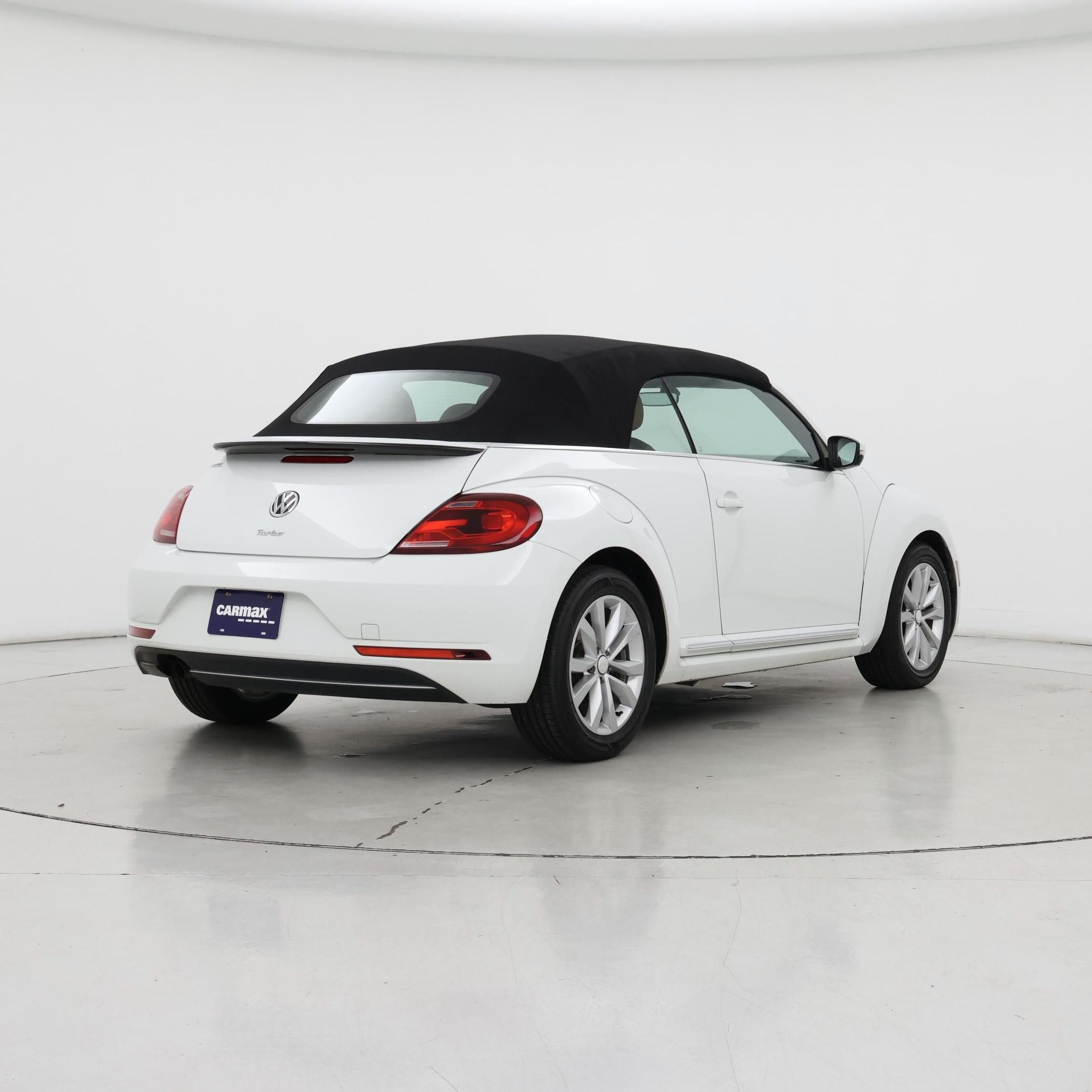 Thumbnail: 2017 Volkswagen Beetle - 8
