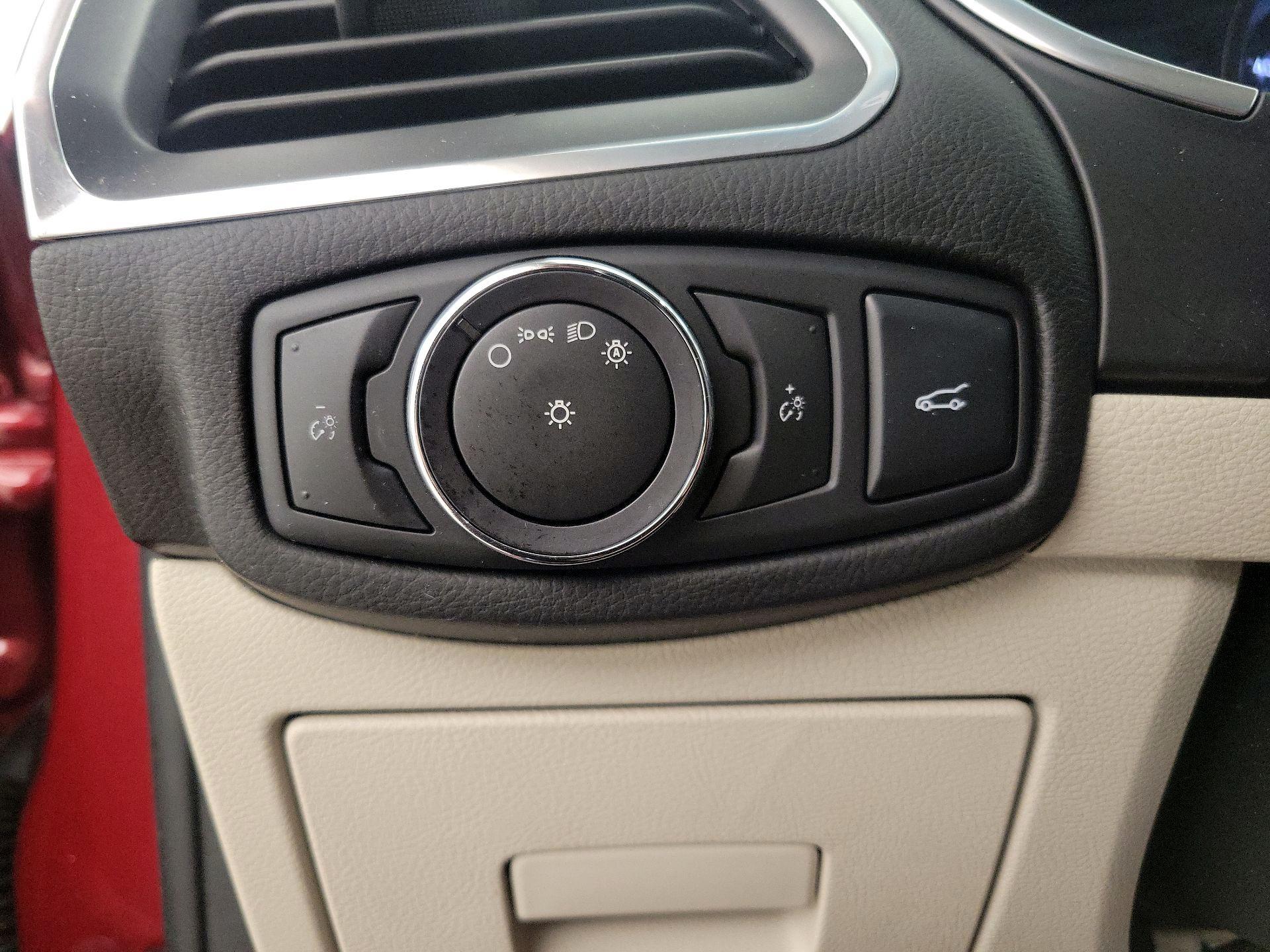 Thumbnail: 2015 Ford Edge - 13
