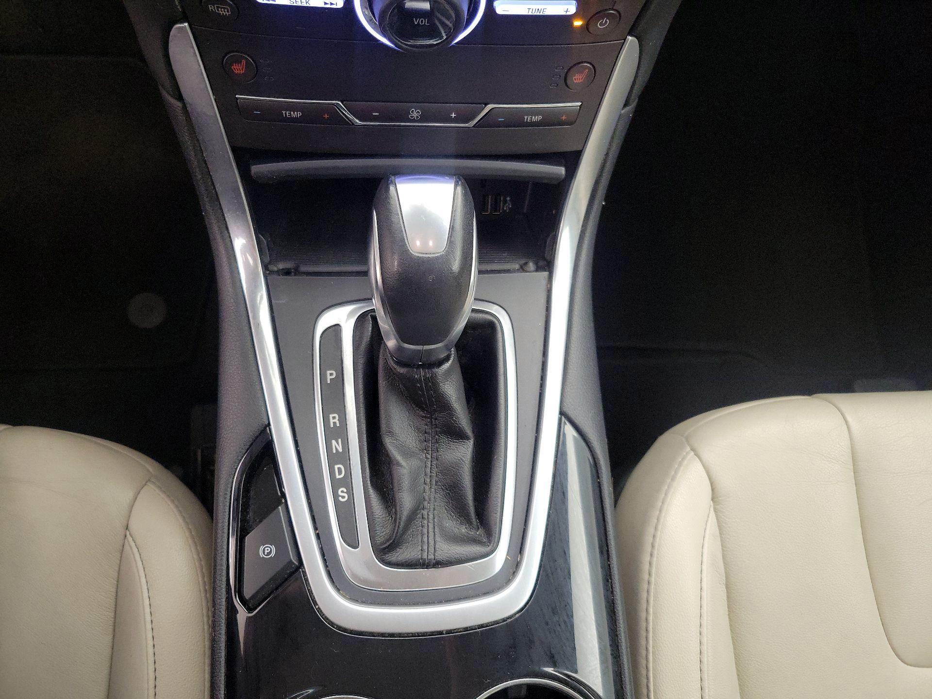 Thumbnail: 2015 Ford Edge - 17