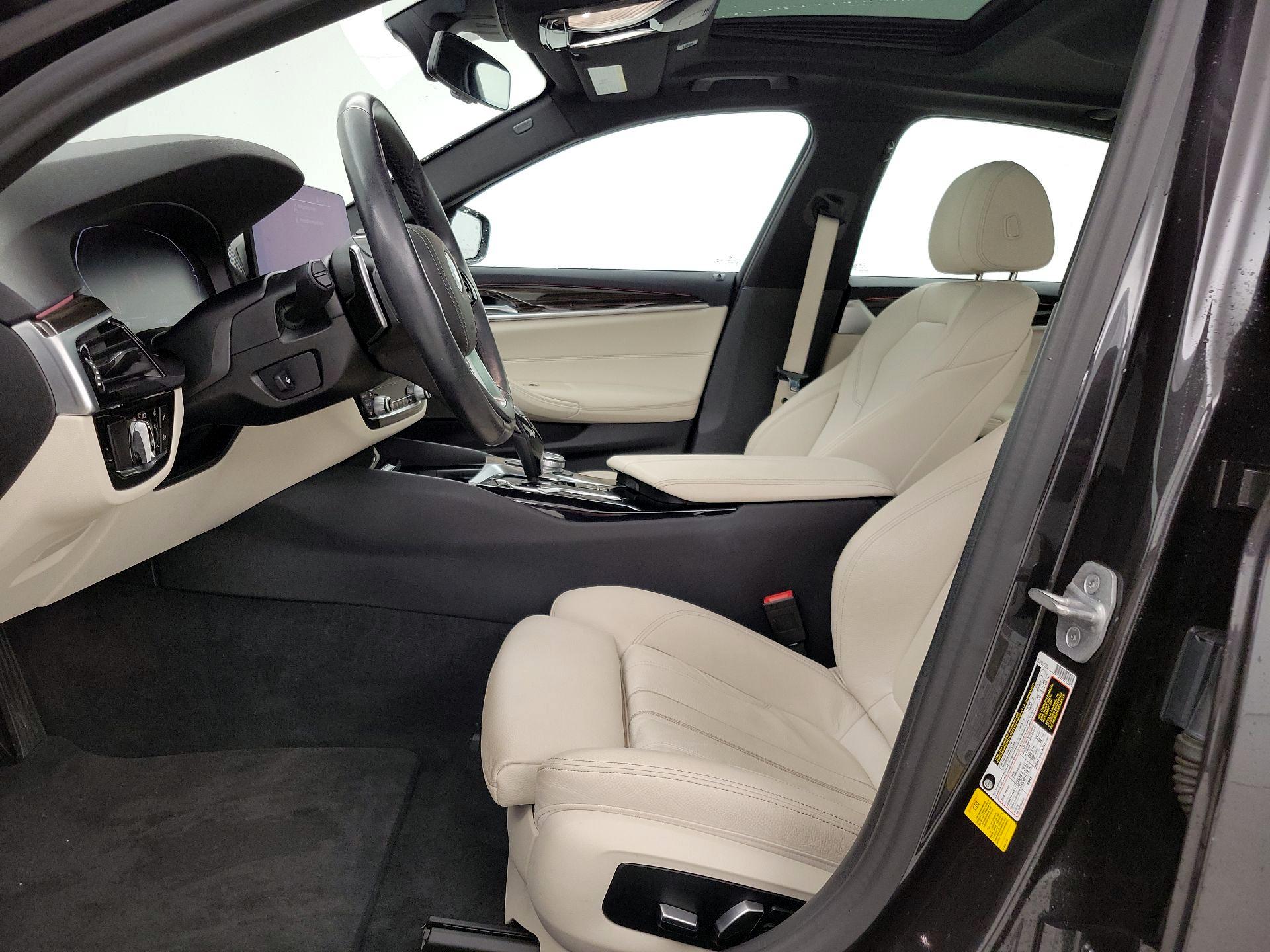Thumbnail: 2021 BMW 5 Series - 11