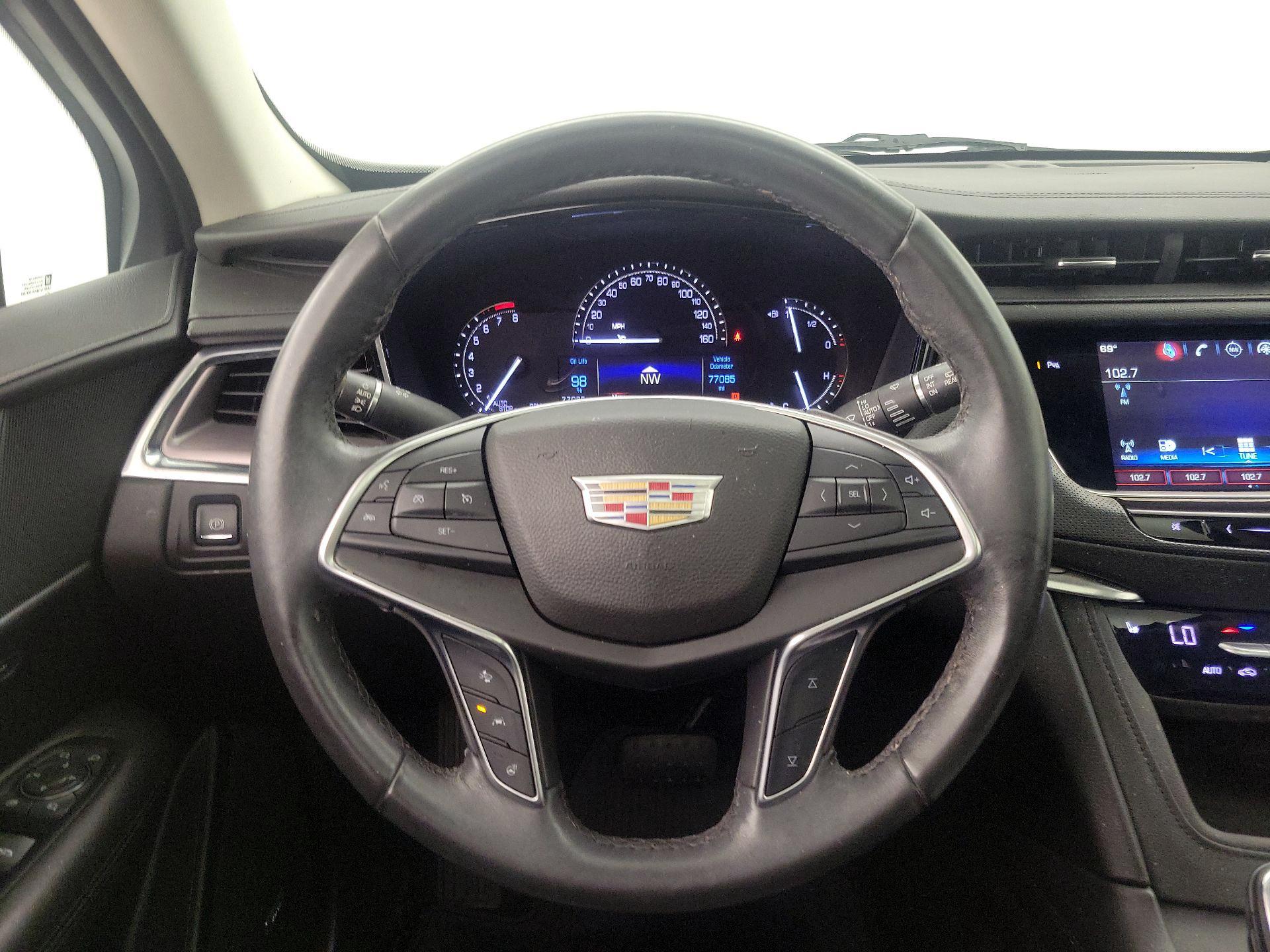 Thumbnail: 2017 Cadillac XT5 - 10