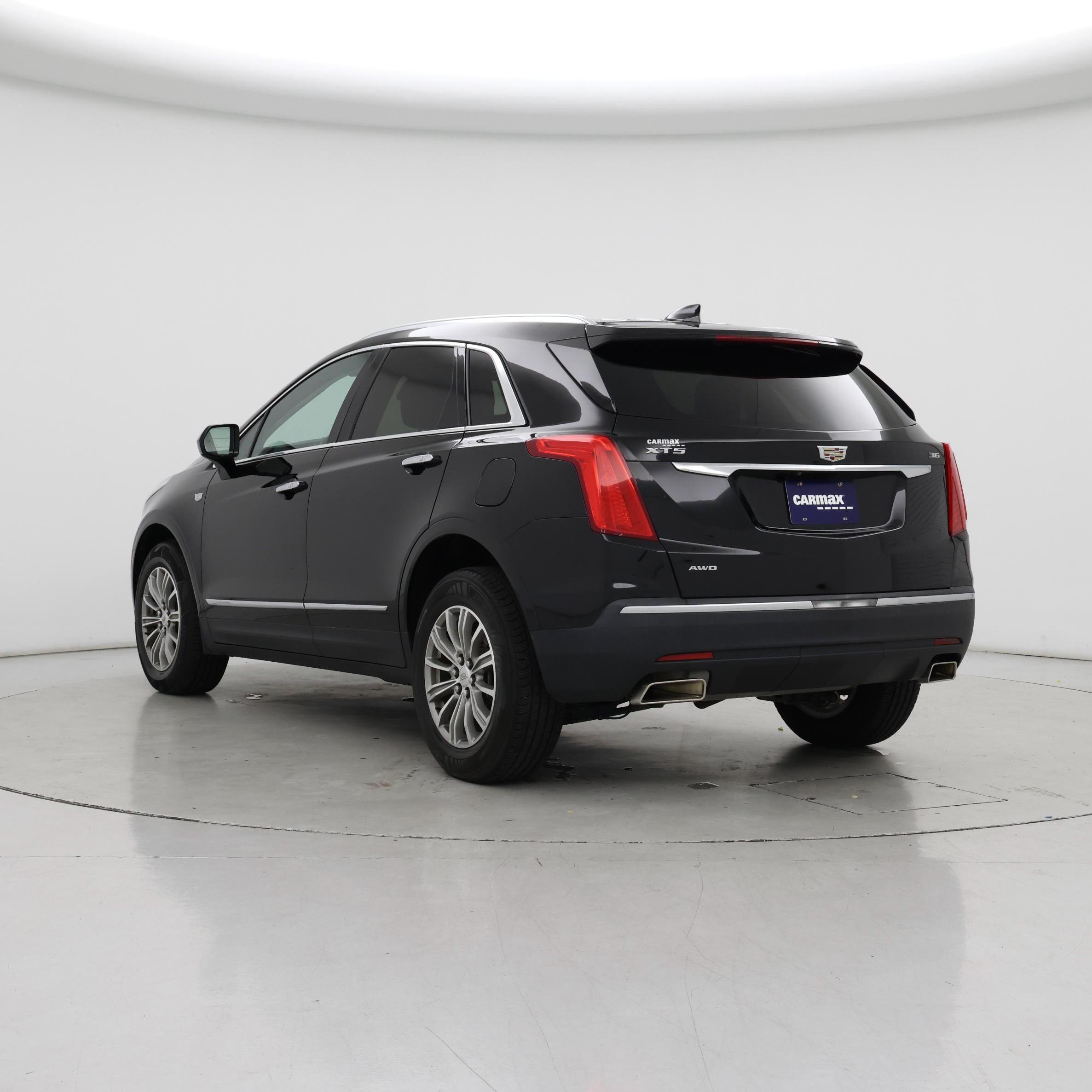 Thumbnail: 2017 Cadillac XT5 - 2