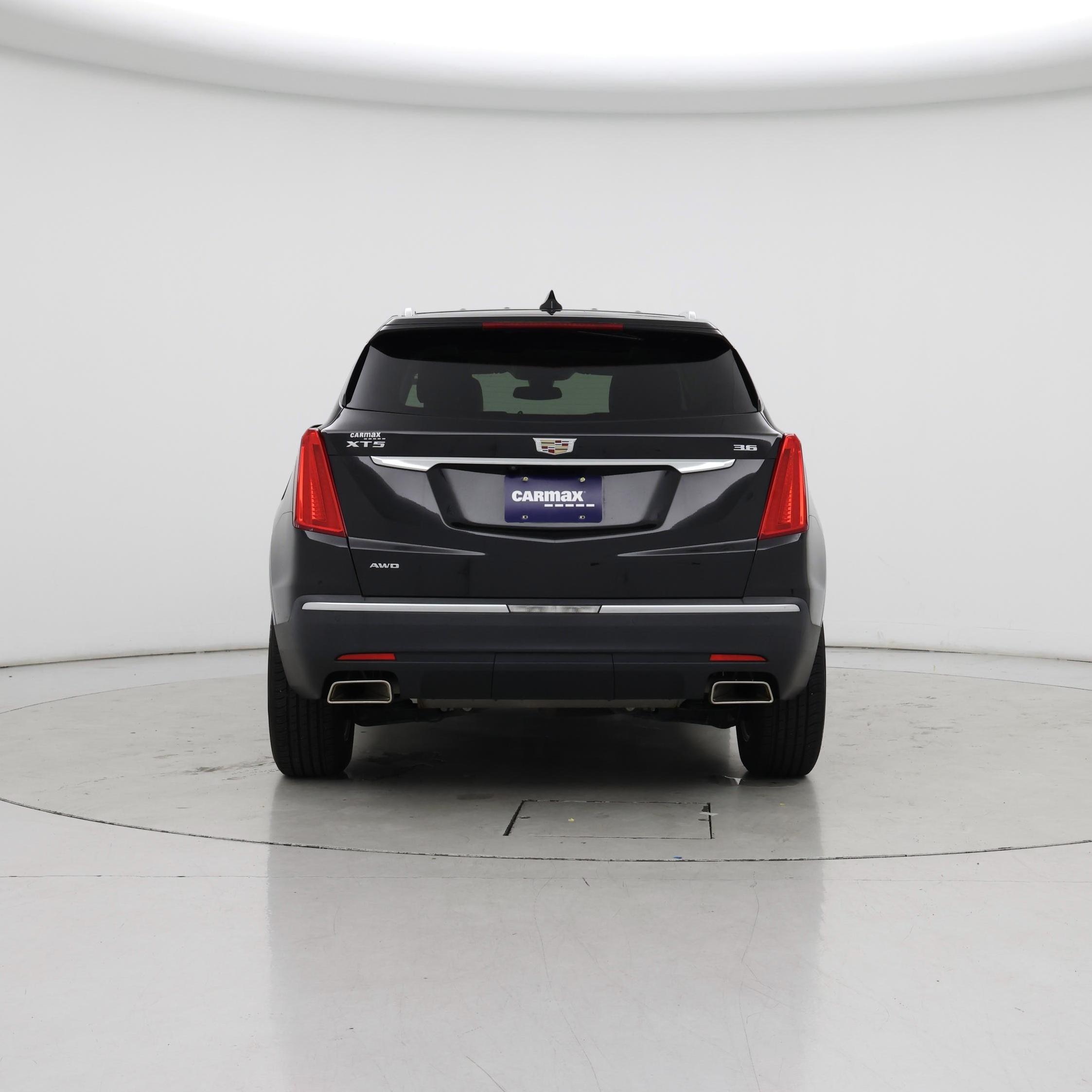 Thumbnail: 2017 Cadillac XT5 - 6