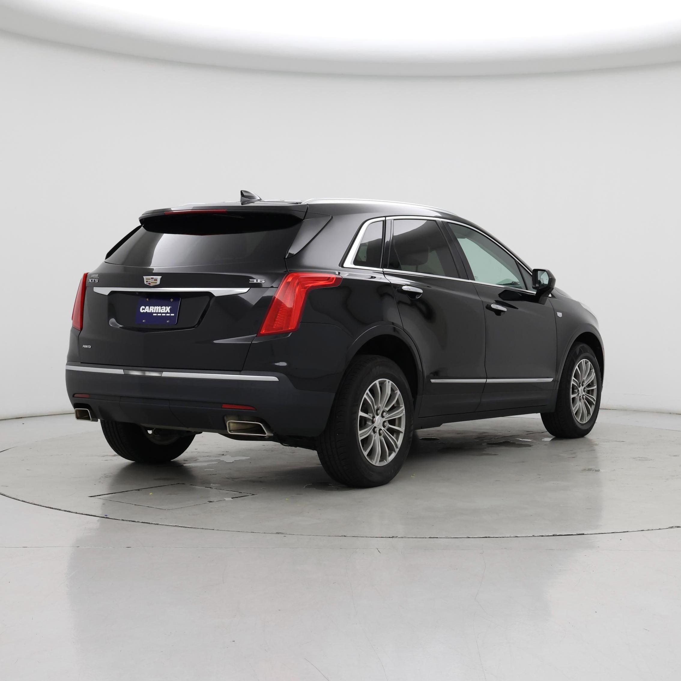 Thumbnail: 2017 Cadillac XT5 - 8