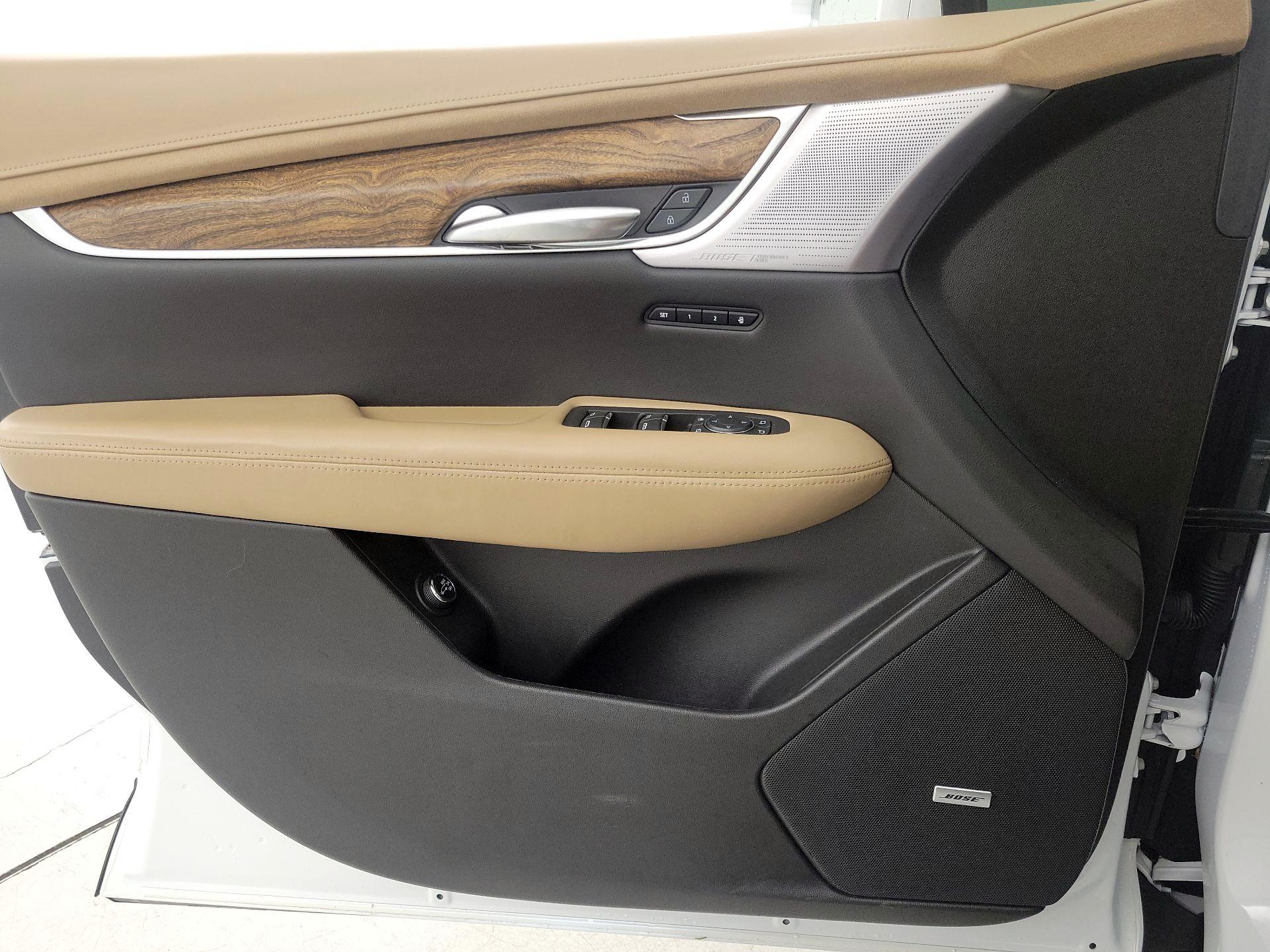 Thumbnail: 2020 Cadillac XT5 - 12
