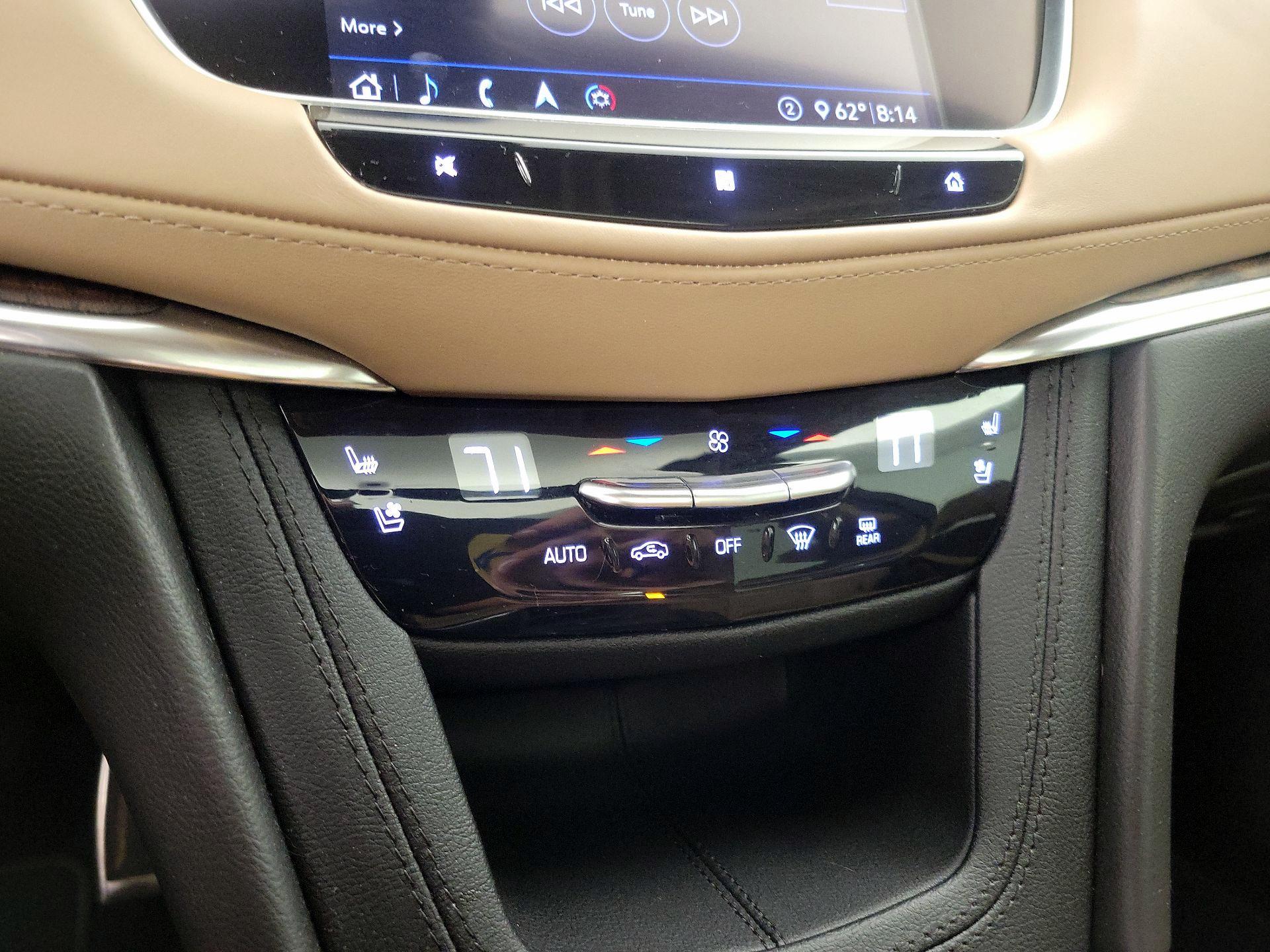 Thumbnail: 2020 Cadillac XT5 - 16