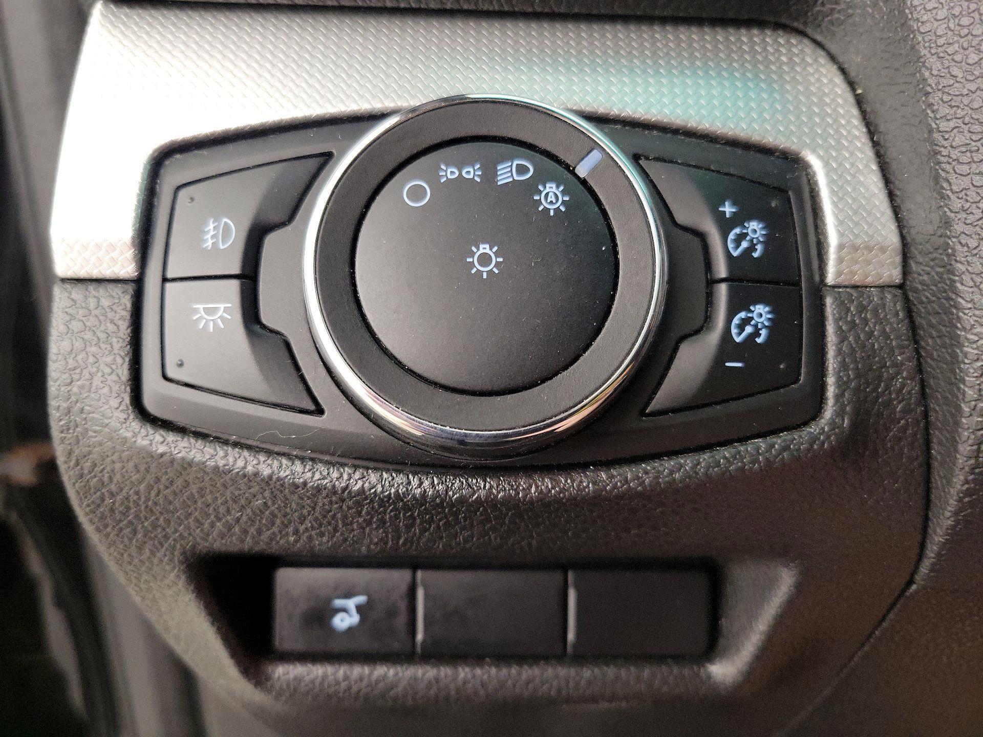 Thumbnail: 2014 Ford Explorer - 13