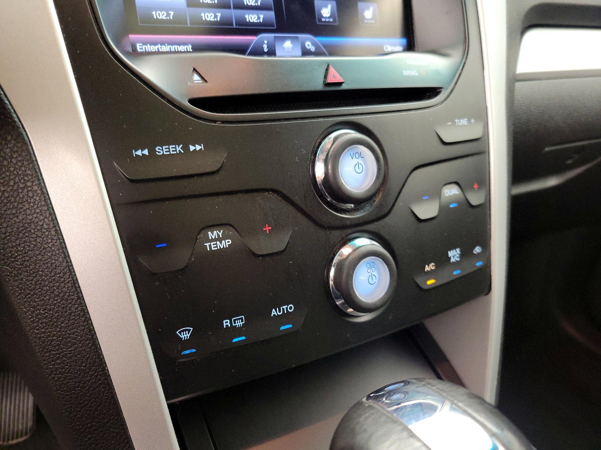 Thumbnail: 2014 Ford Explorer - 16