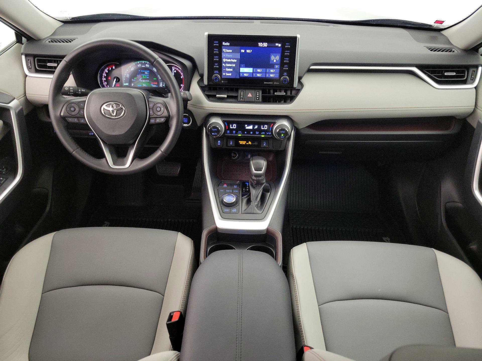 Thumbnail: 2019 Toyota RAV4 - 9