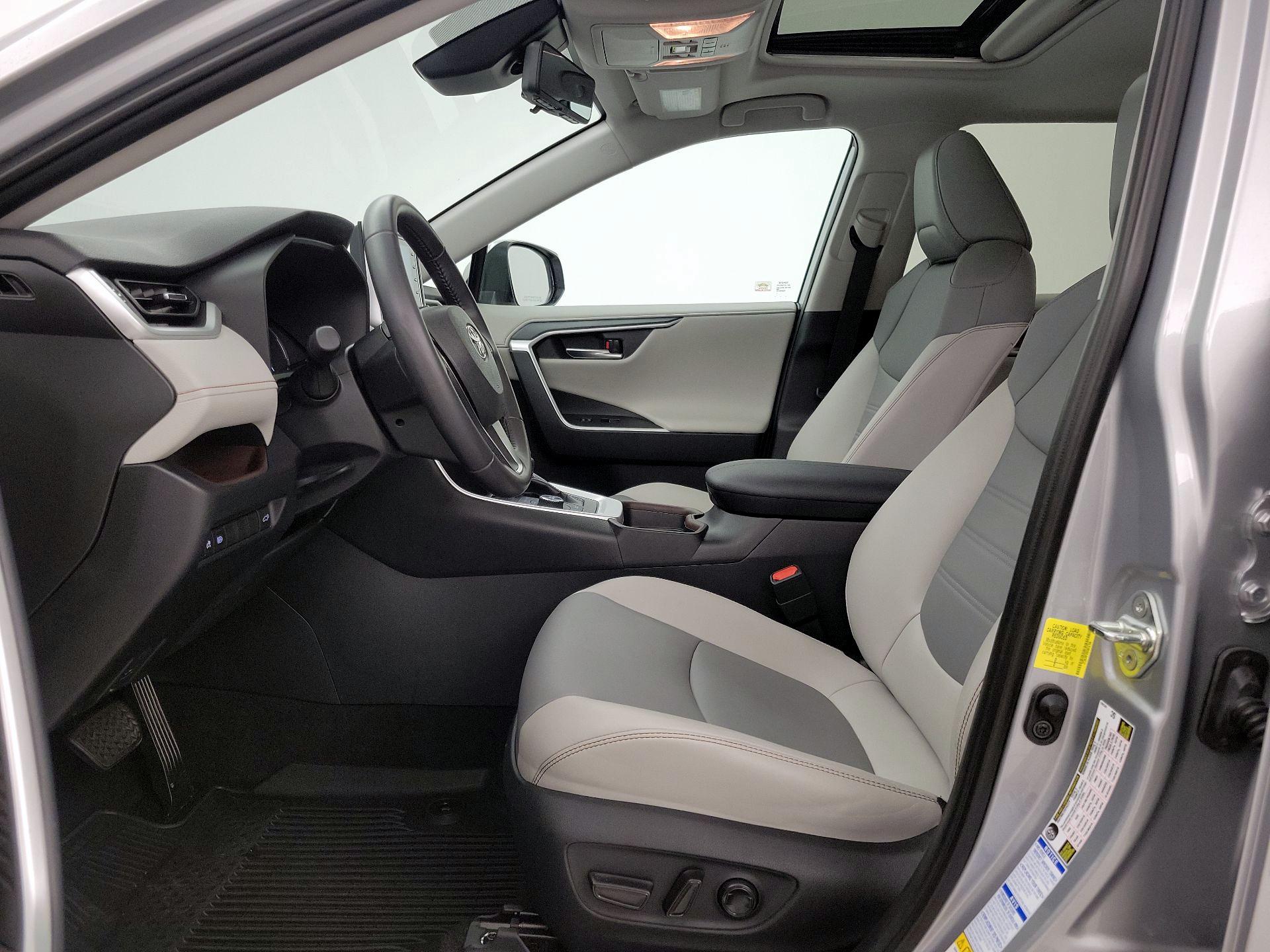 Thumbnail: 2019 Toyota RAV4 - 11