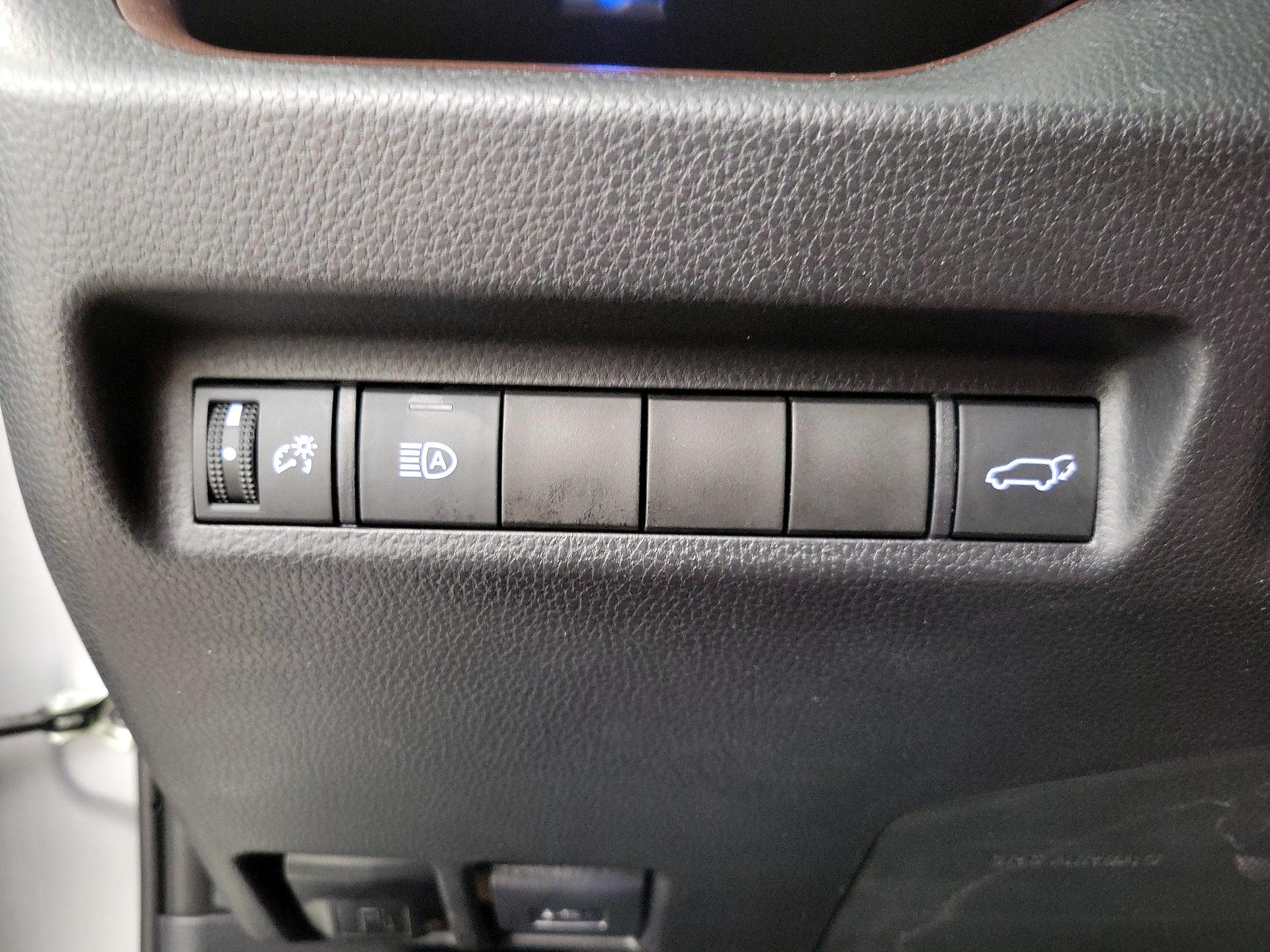 Thumbnail: 2019 Toyota RAV4 - 13