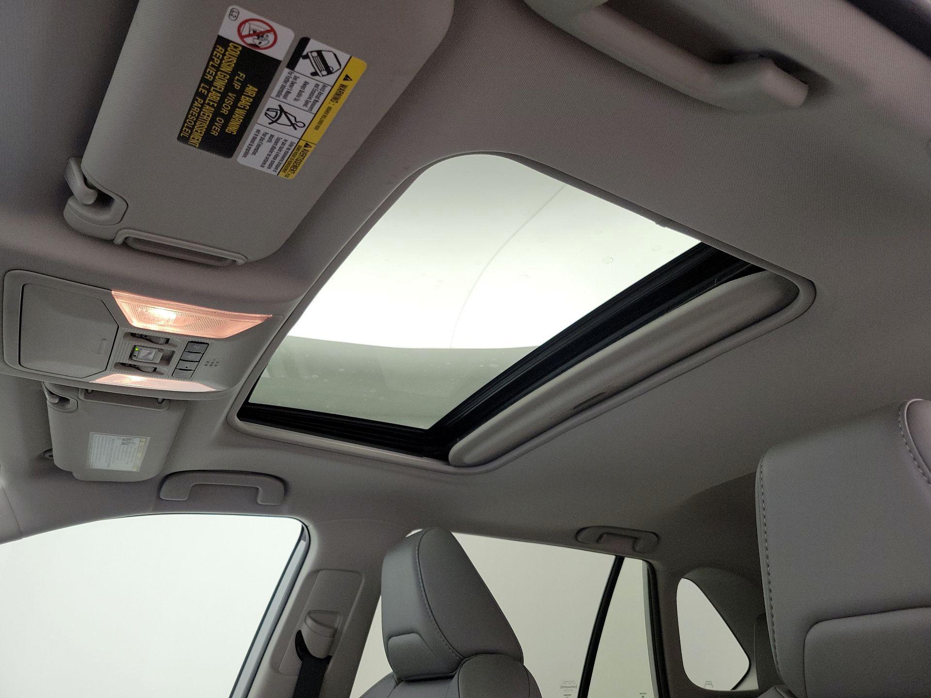 Thumbnail: 2019 Toyota RAV4 - 20
