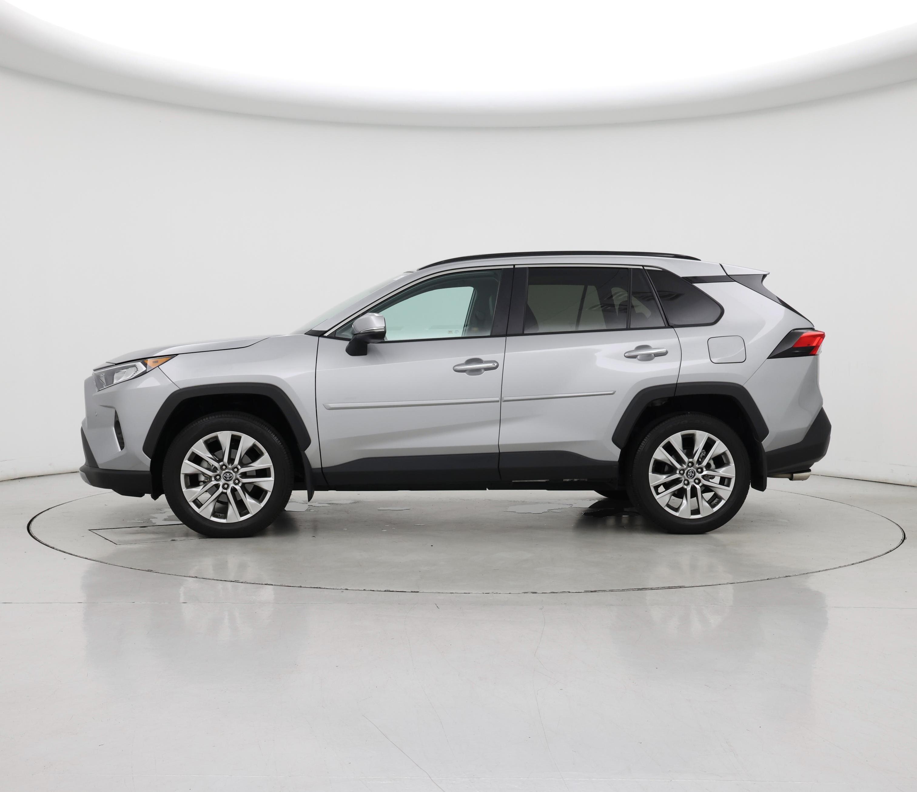 Thumbnail: 2019 Toyota RAV4 - 3