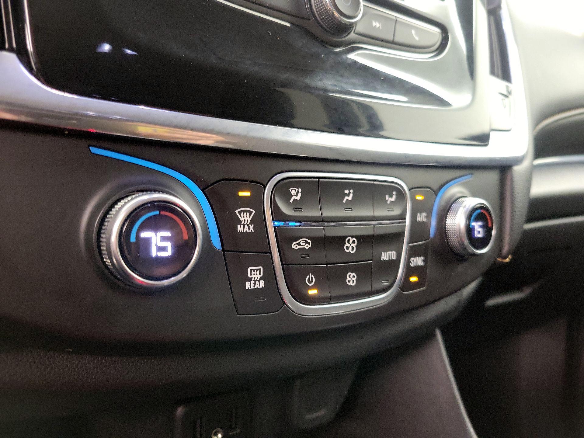 Thumbnail: 2020 Chevrolet Traverse - 16