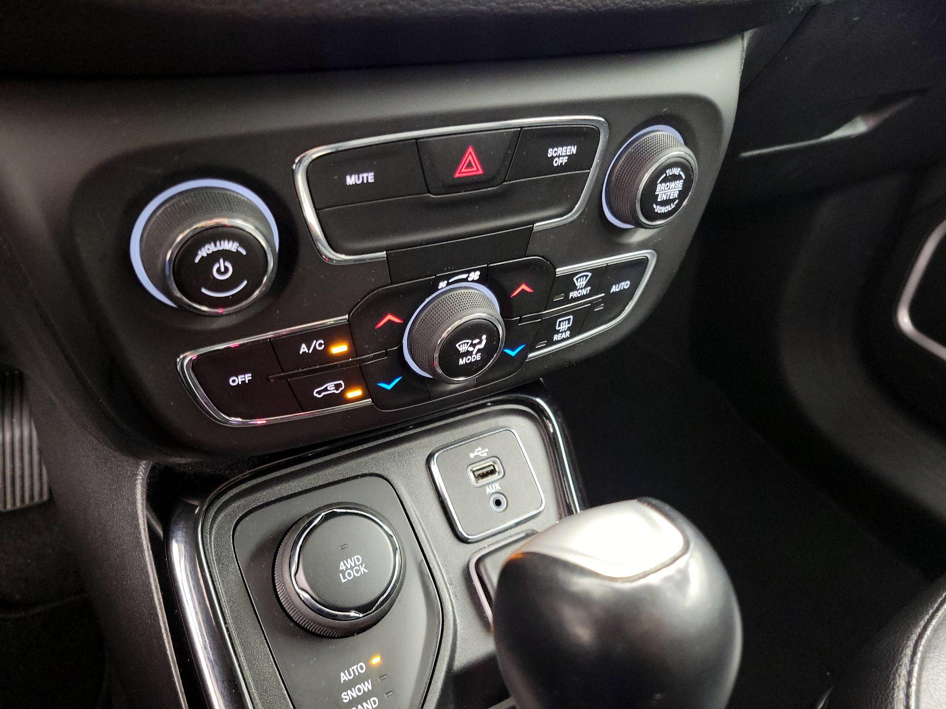 Thumbnail: 2018 Jeep Compass - 16