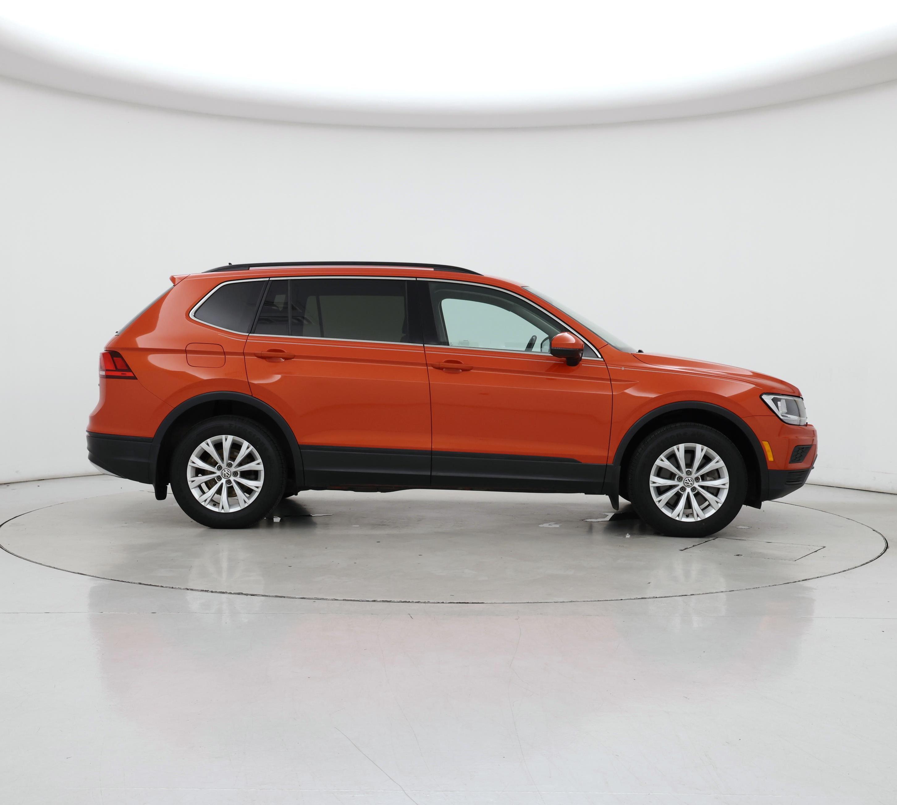 Thumbnail: 2019 Volkswagen Tiguan - 7
