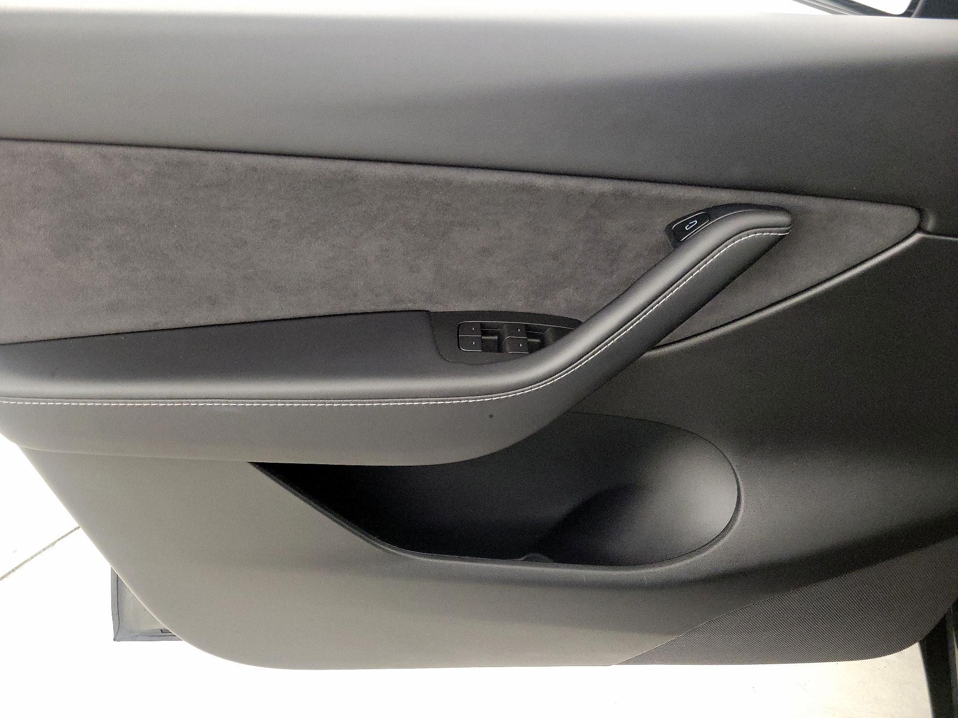 Thumbnail: 2021 Tesla Model Y - 12