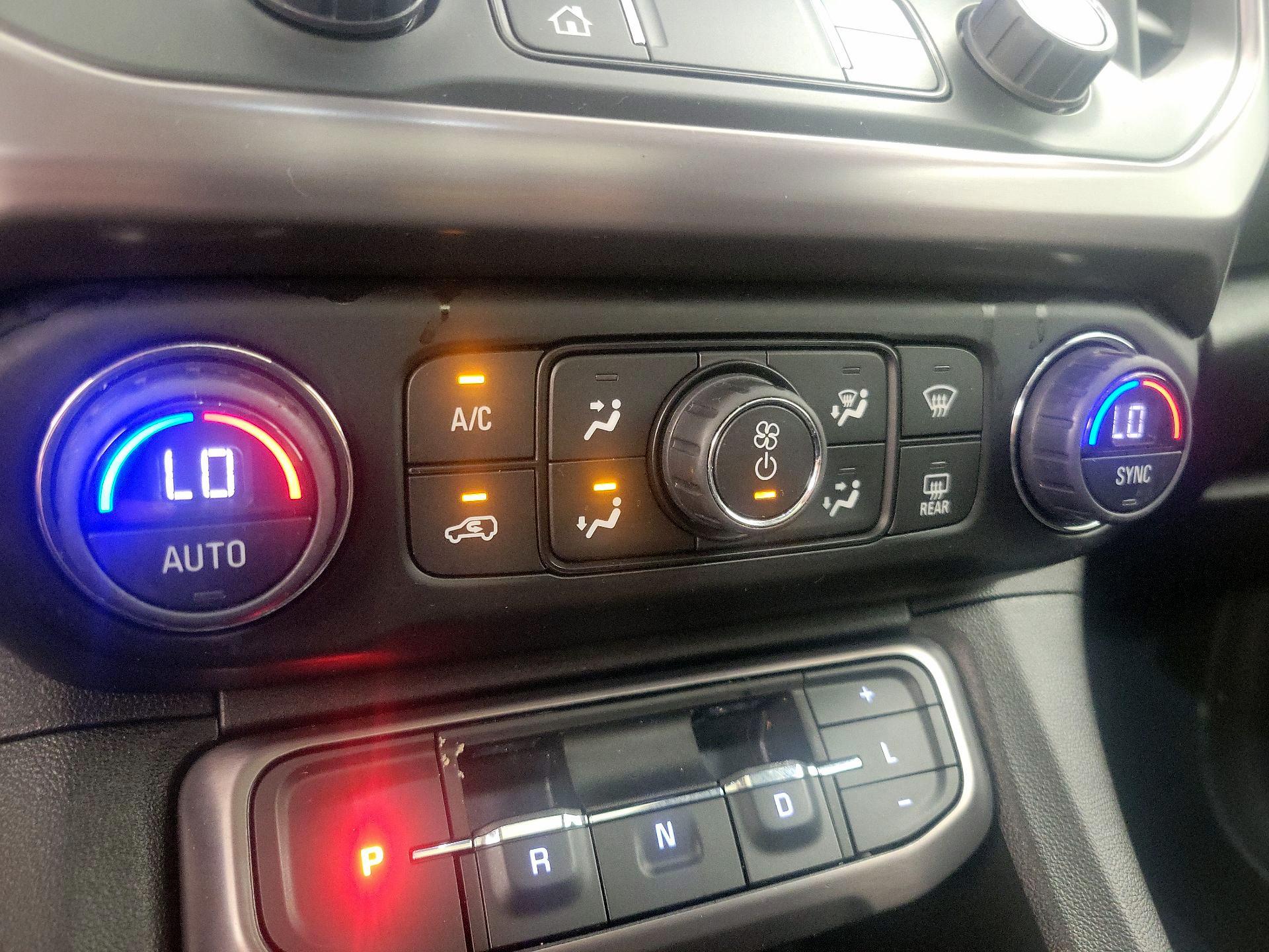 Thumbnail: 2022 GMC Acadia - 17