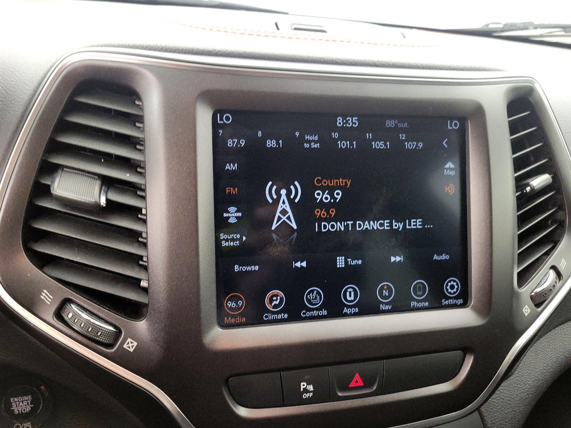 Thumbnail: 2020 Jeep Cherokee - 16
