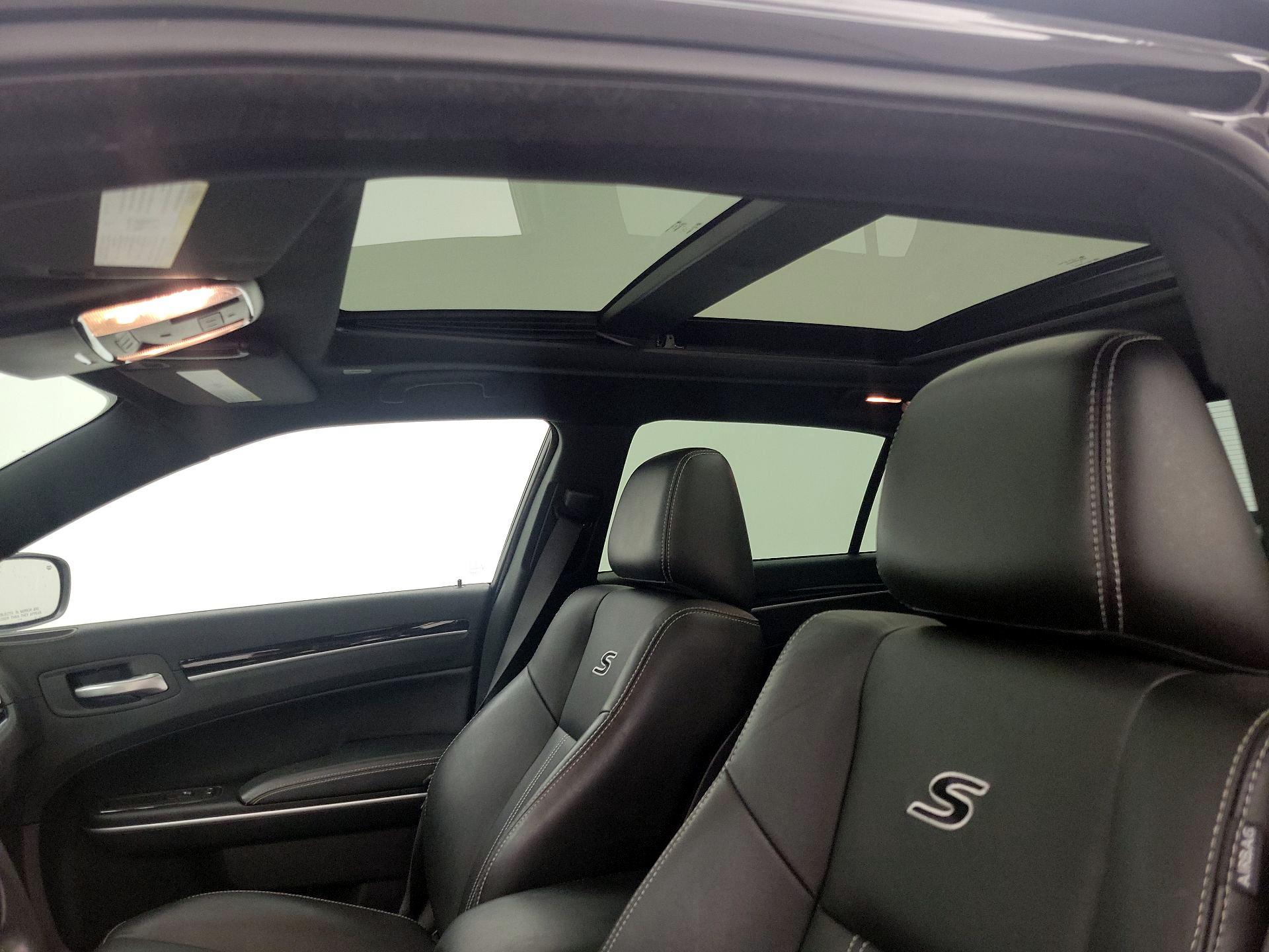 Thumbnail: 2020 Chrysler 300 - 19