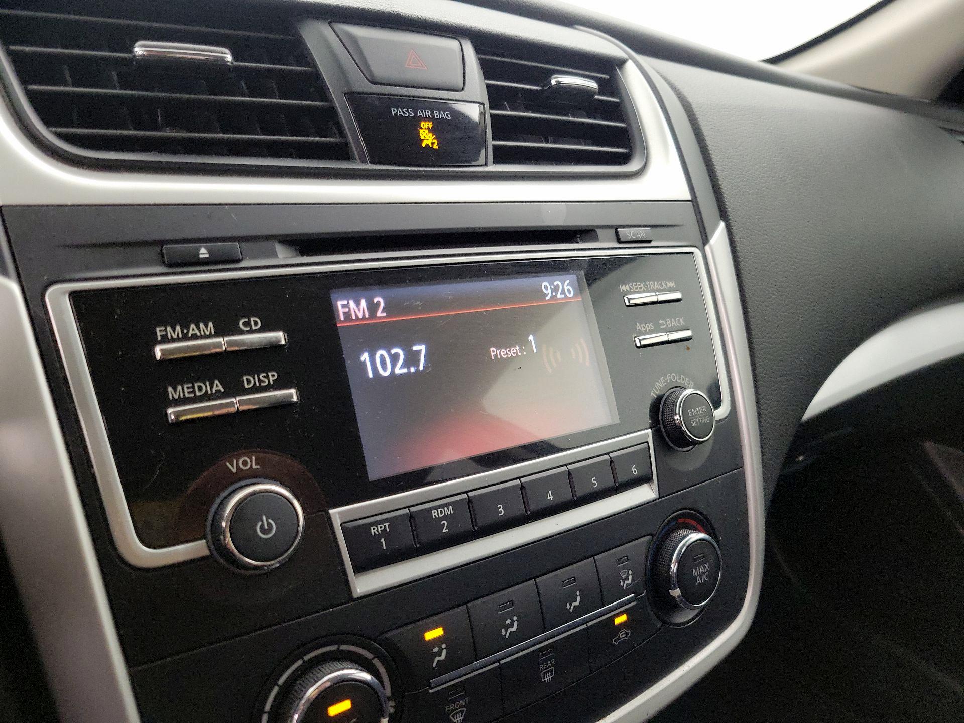 Thumbnail: 2016 Nissan Altima - 15