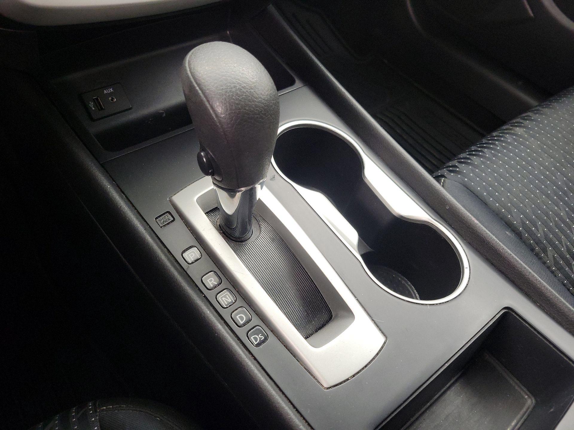 Thumbnail: 2016 Nissan Altima - 17