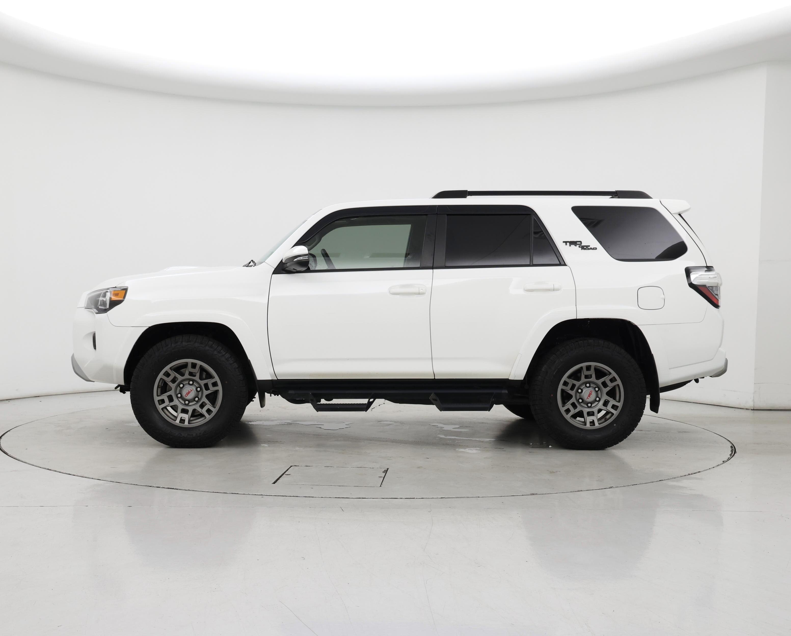 Thumbnail: 2019 Toyota 4Runner - 3