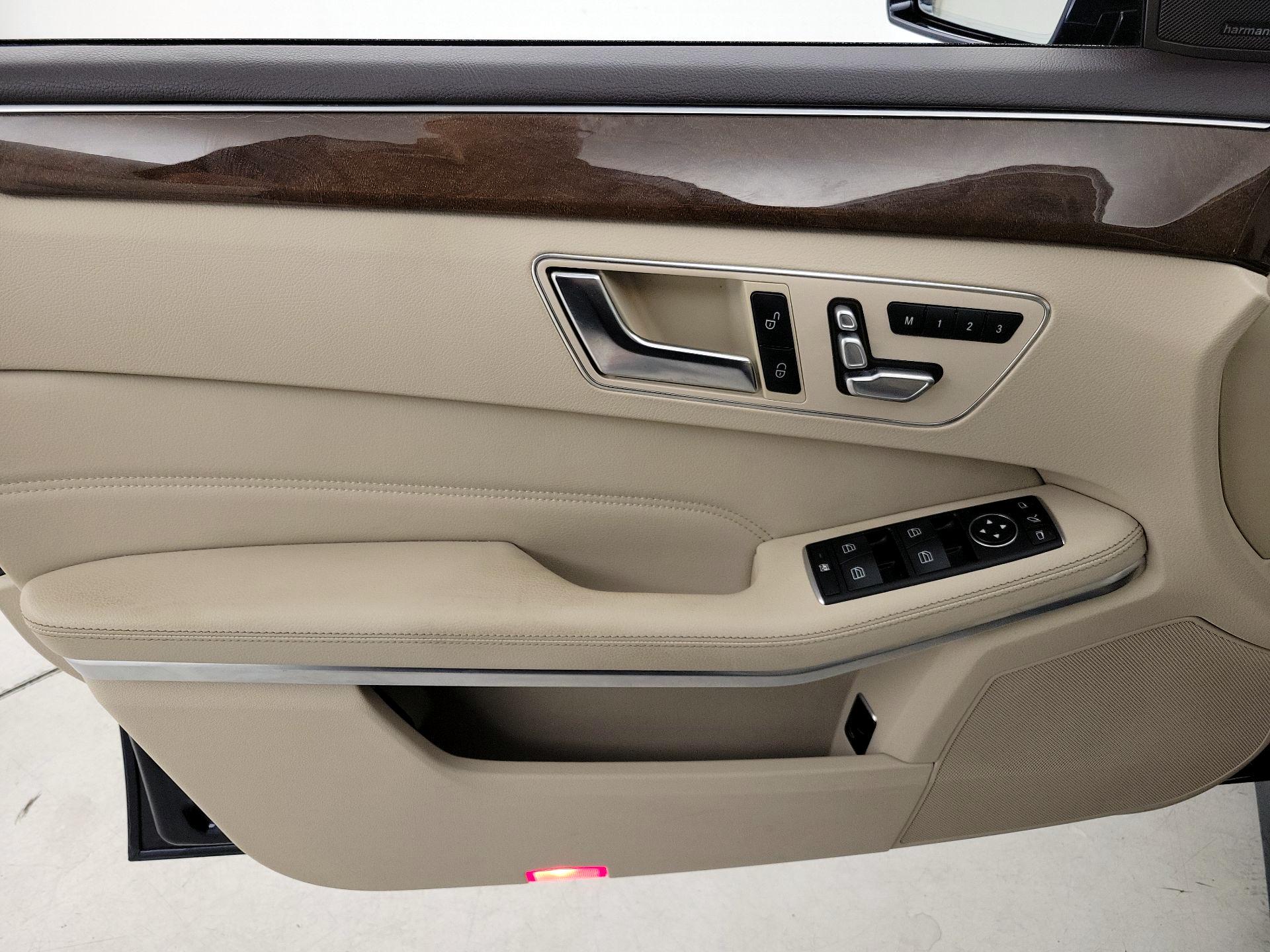 Thumbnail: 2016 Mercedes-Benz E-Class - 12
