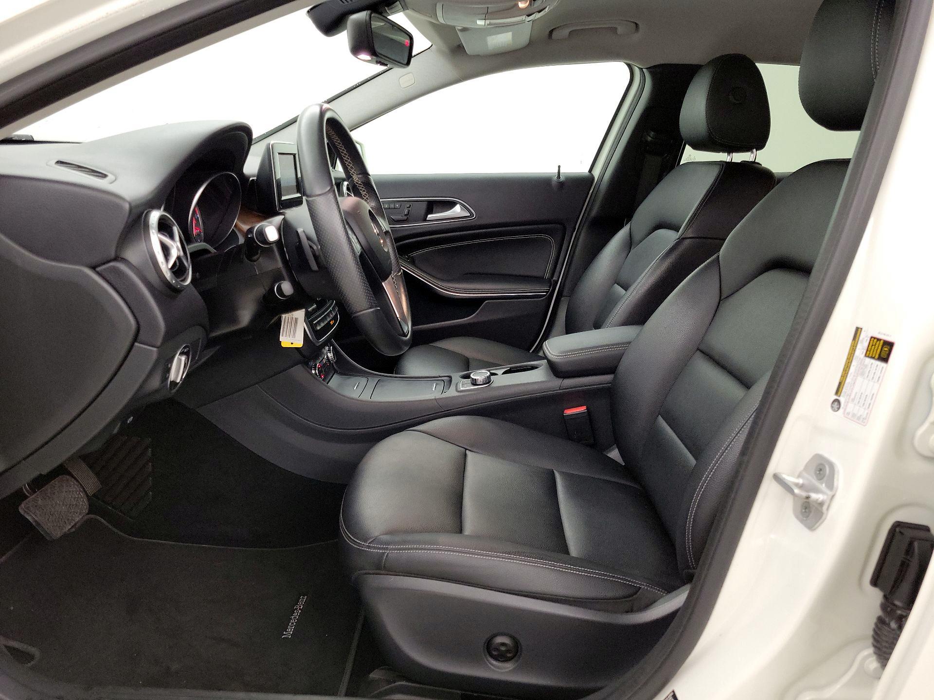 Thumbnail: 2015 Mercedes-Benz GLA - 11