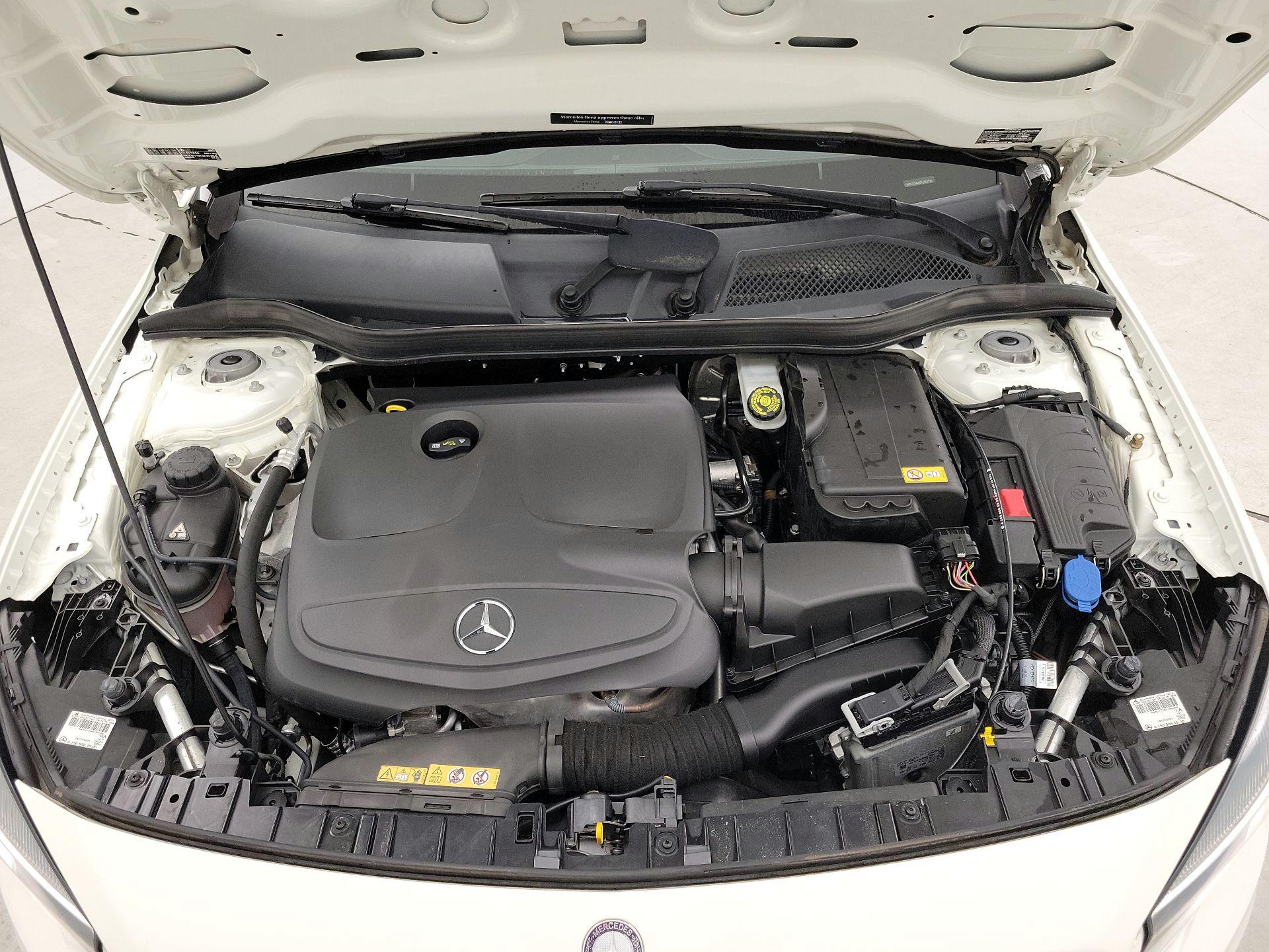 Thumbnail: 2015 Mercedes-Benz GLA - 20