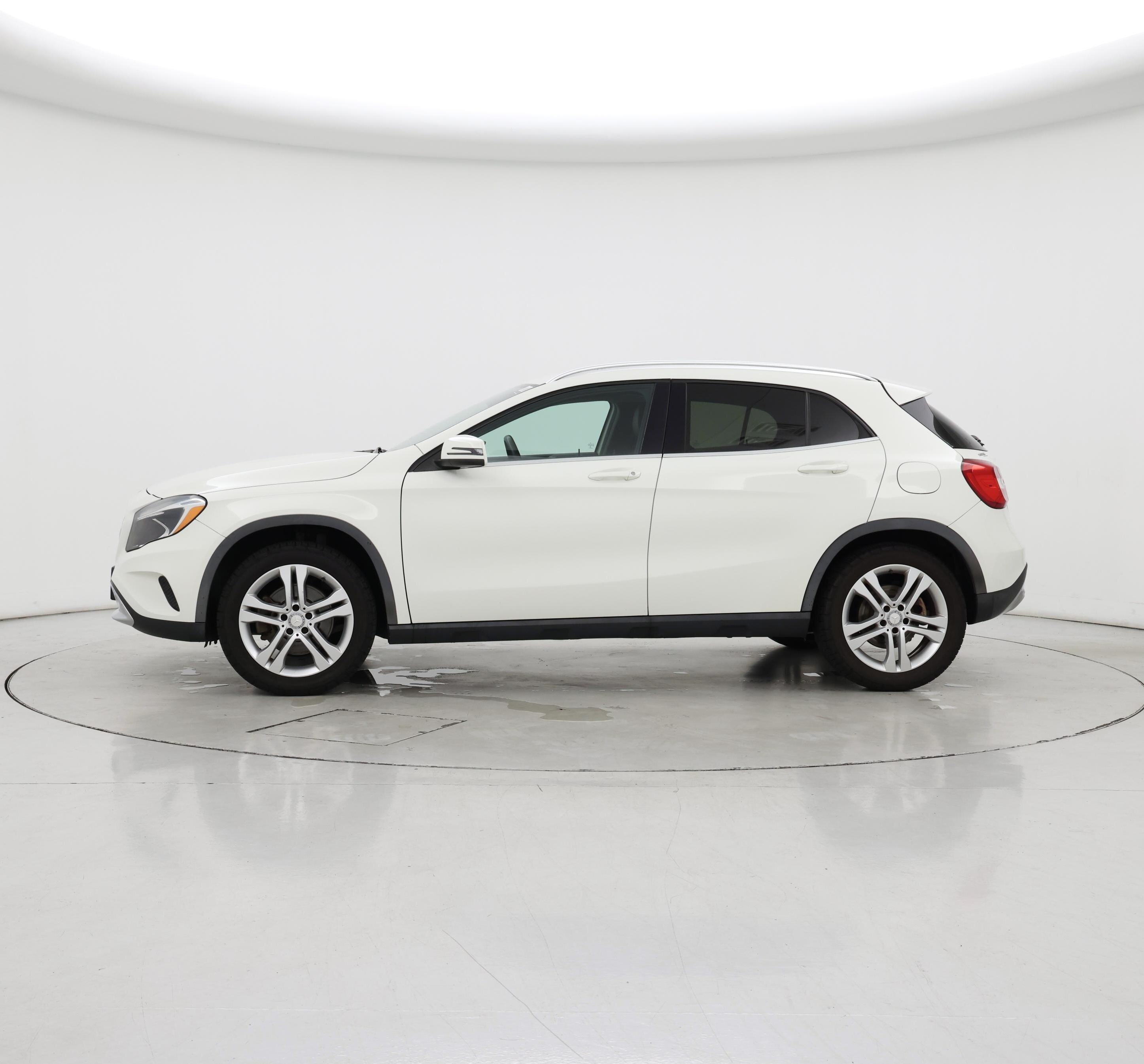 Thumbnail: 2015 Mercedes-Benz GLA - 3