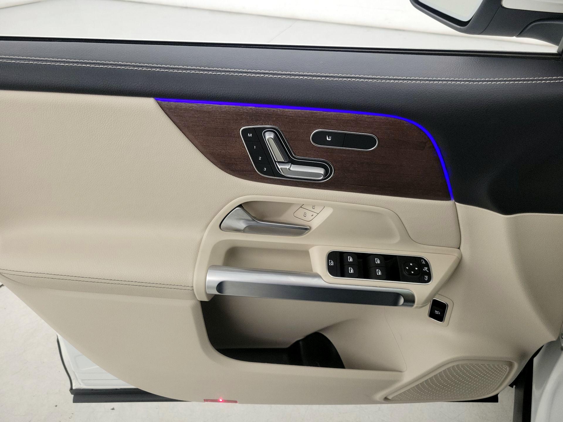 Thumbnail: 2023 Mercedes-Benz GLB - 12