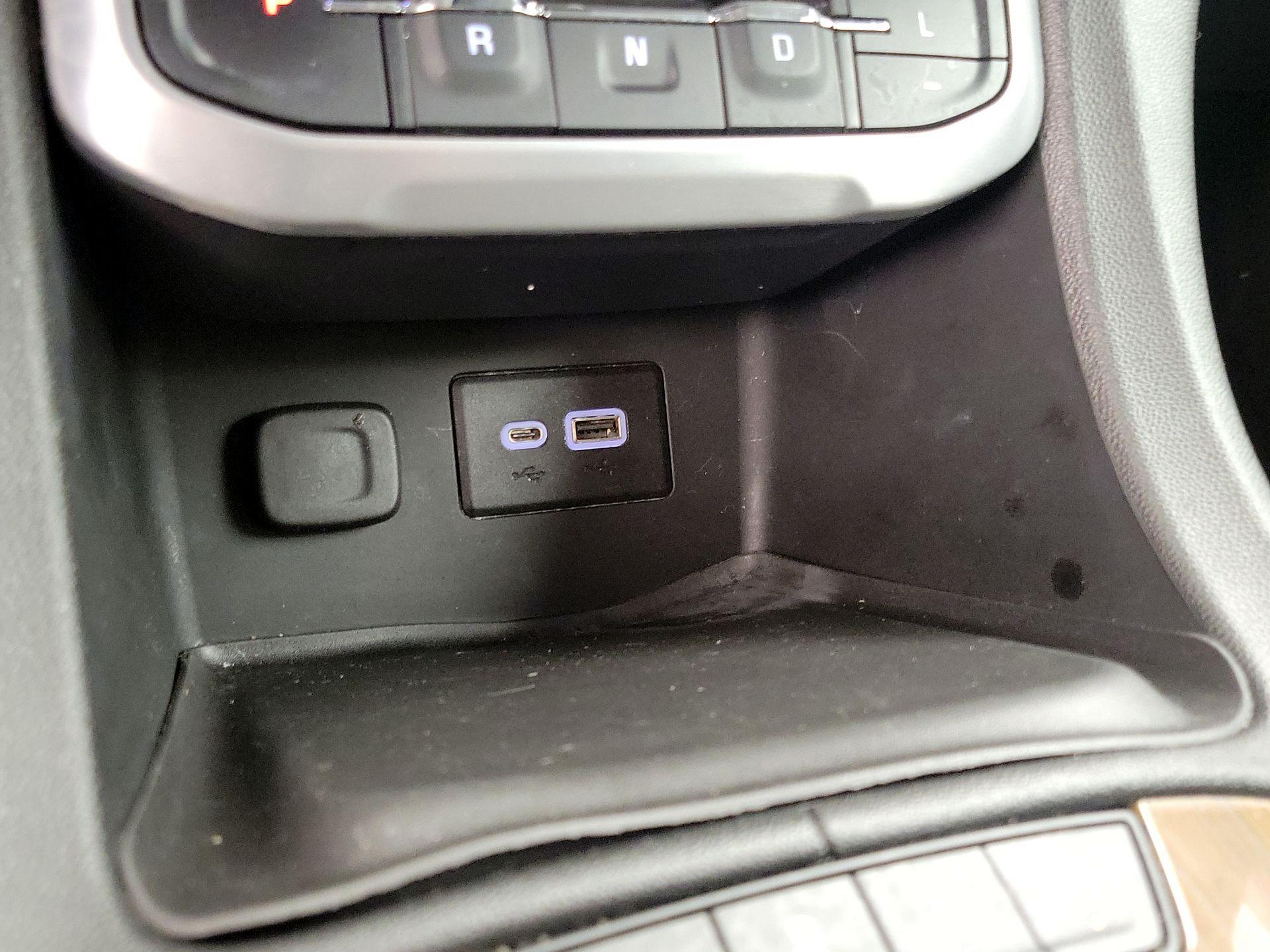 Thumbnail: 2020 GMC Acadia - 18