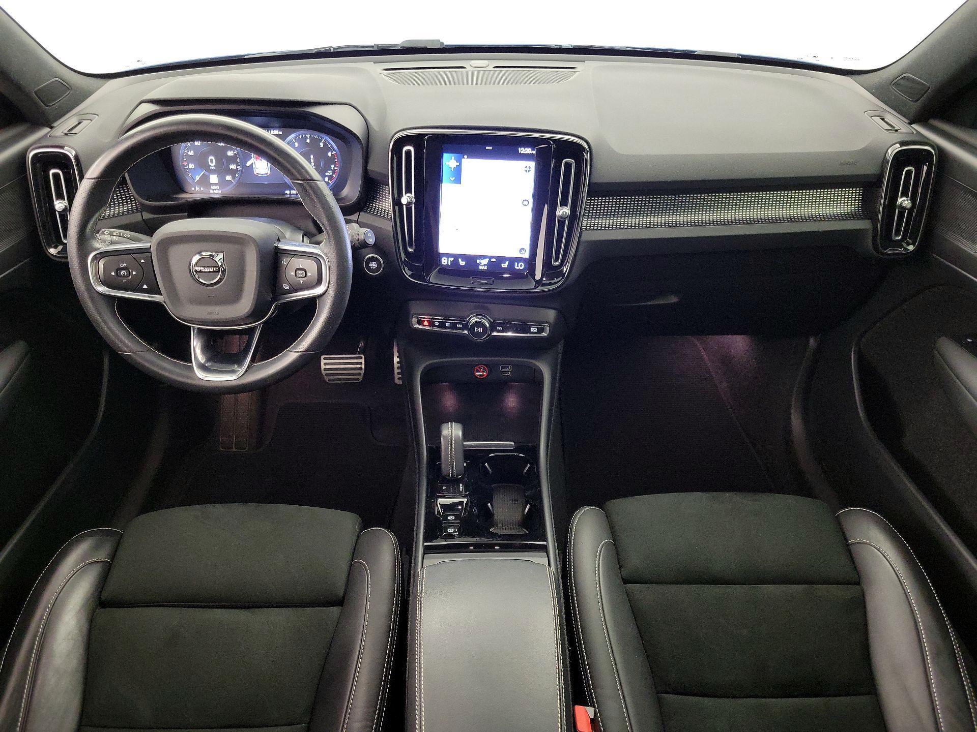 Thumbnail: 2021 Volvo XC40 - 9