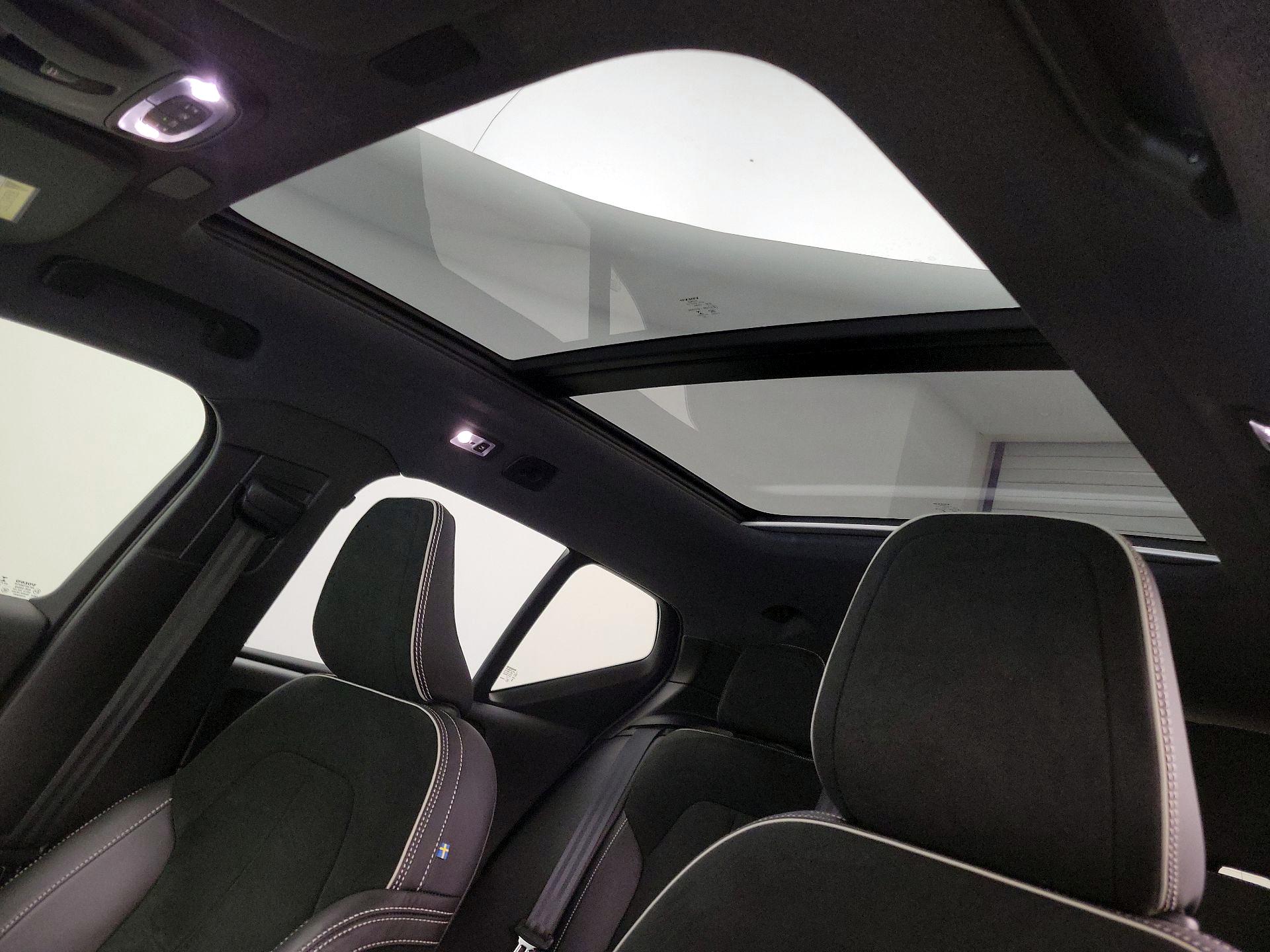 Thumbnail: 2021 Volvo XC40 - 19