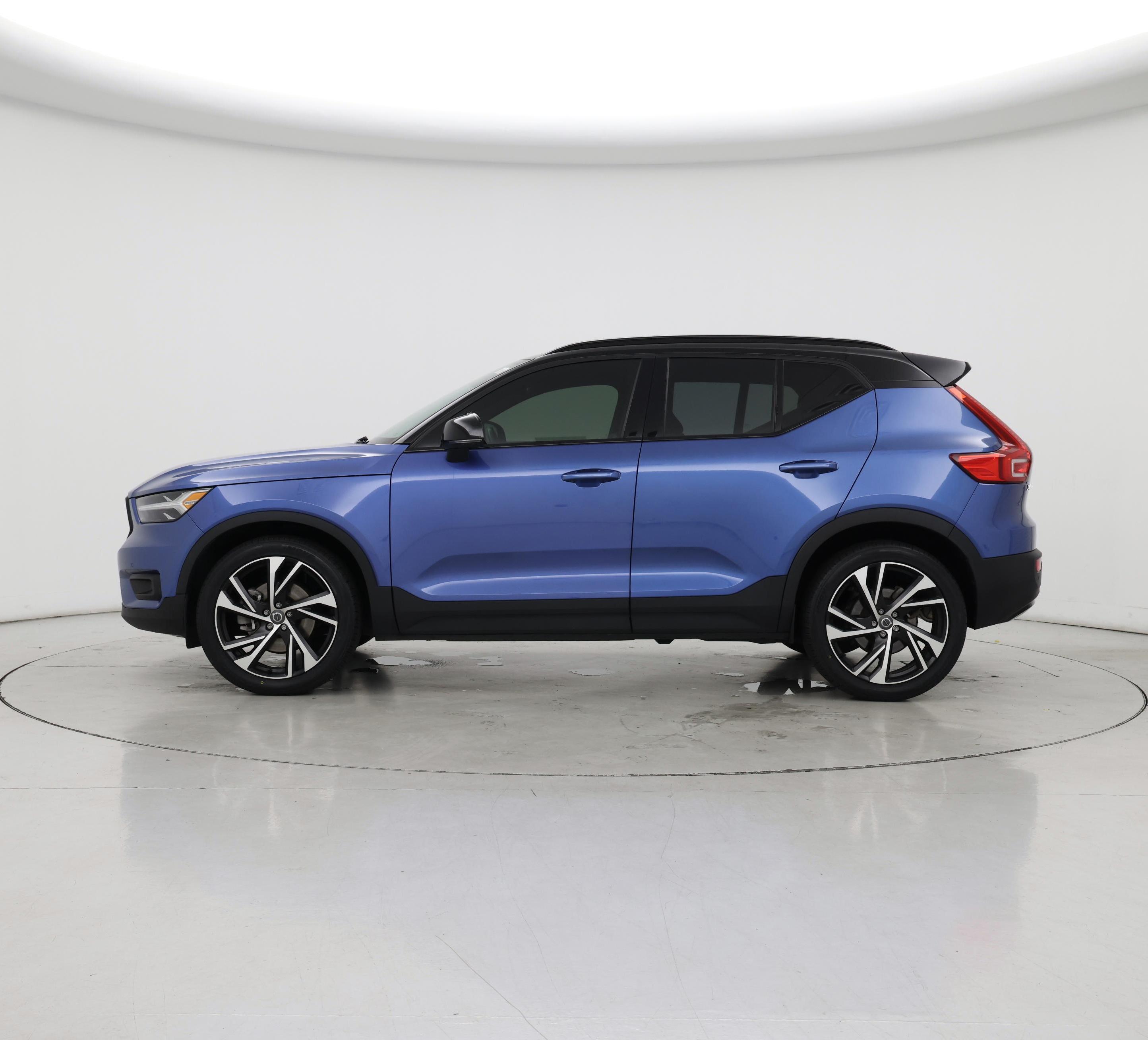 Thumbnail: 2021 Volvo XC40 - 3