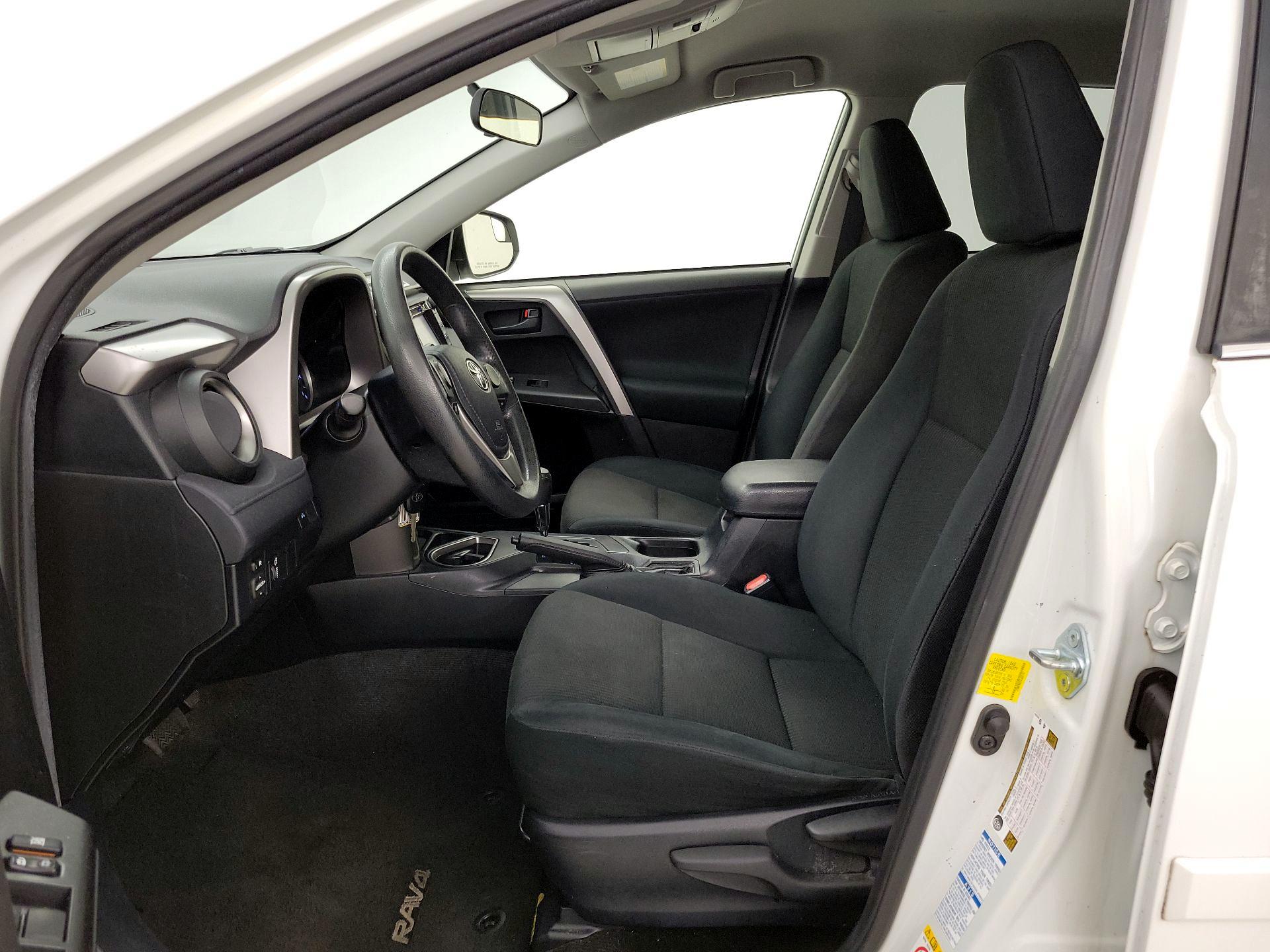Thumbnail: 2016 Toyota RAV4 - 11