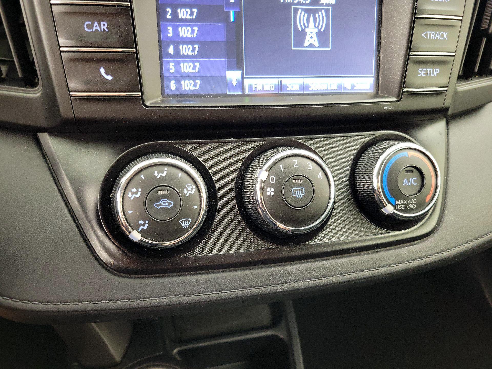 Thumbnail: 2016 Toyota RAV4 - 16