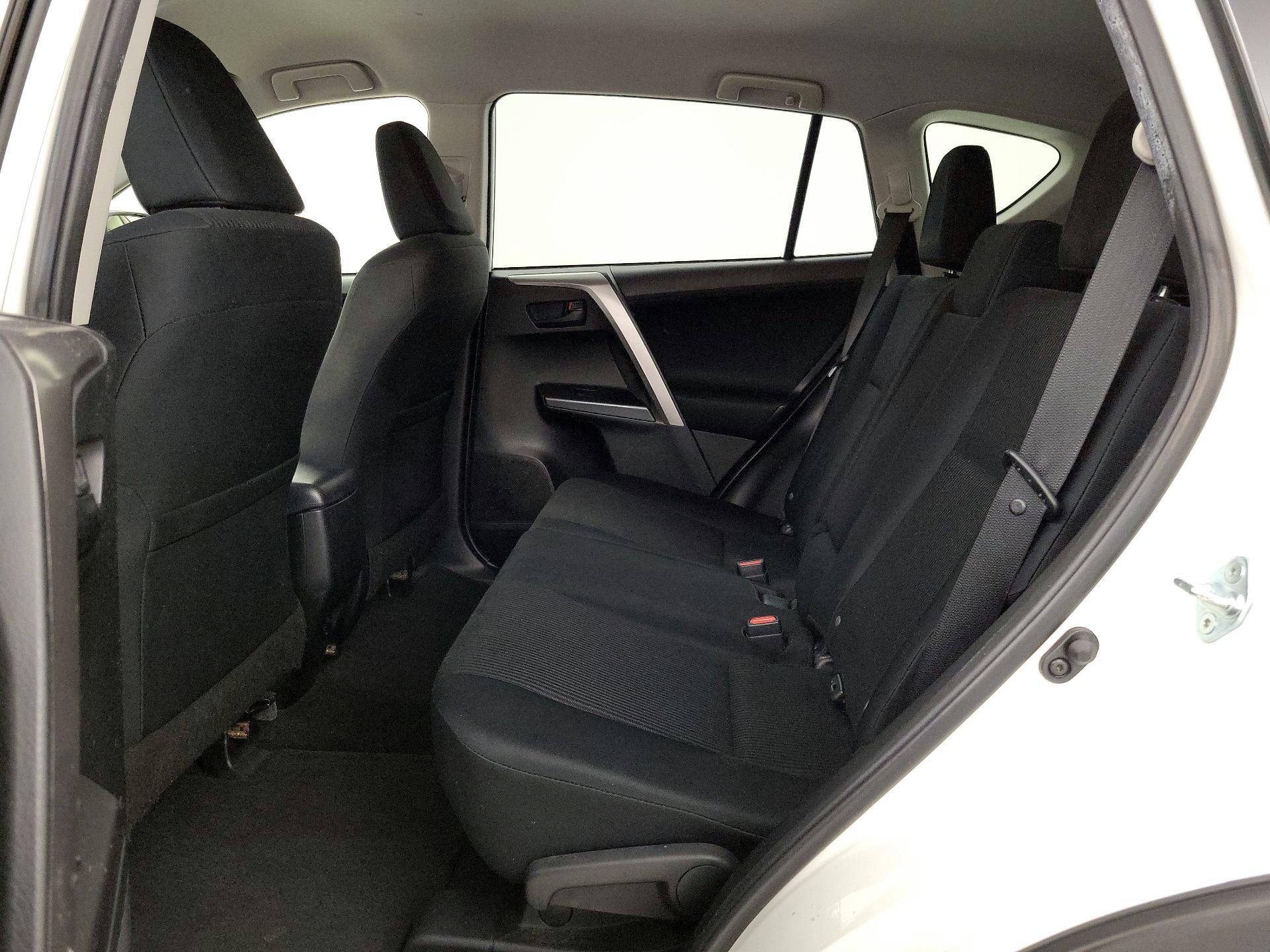 Thumbnail: 2016 Toyota RAV4 - 19