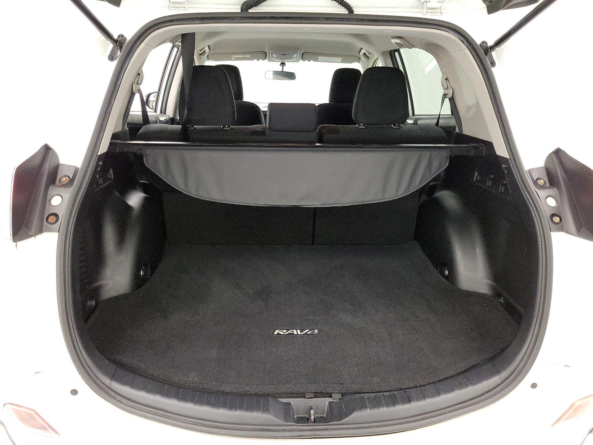 Thumbnail: 2016 Toyota RAV4 - 20