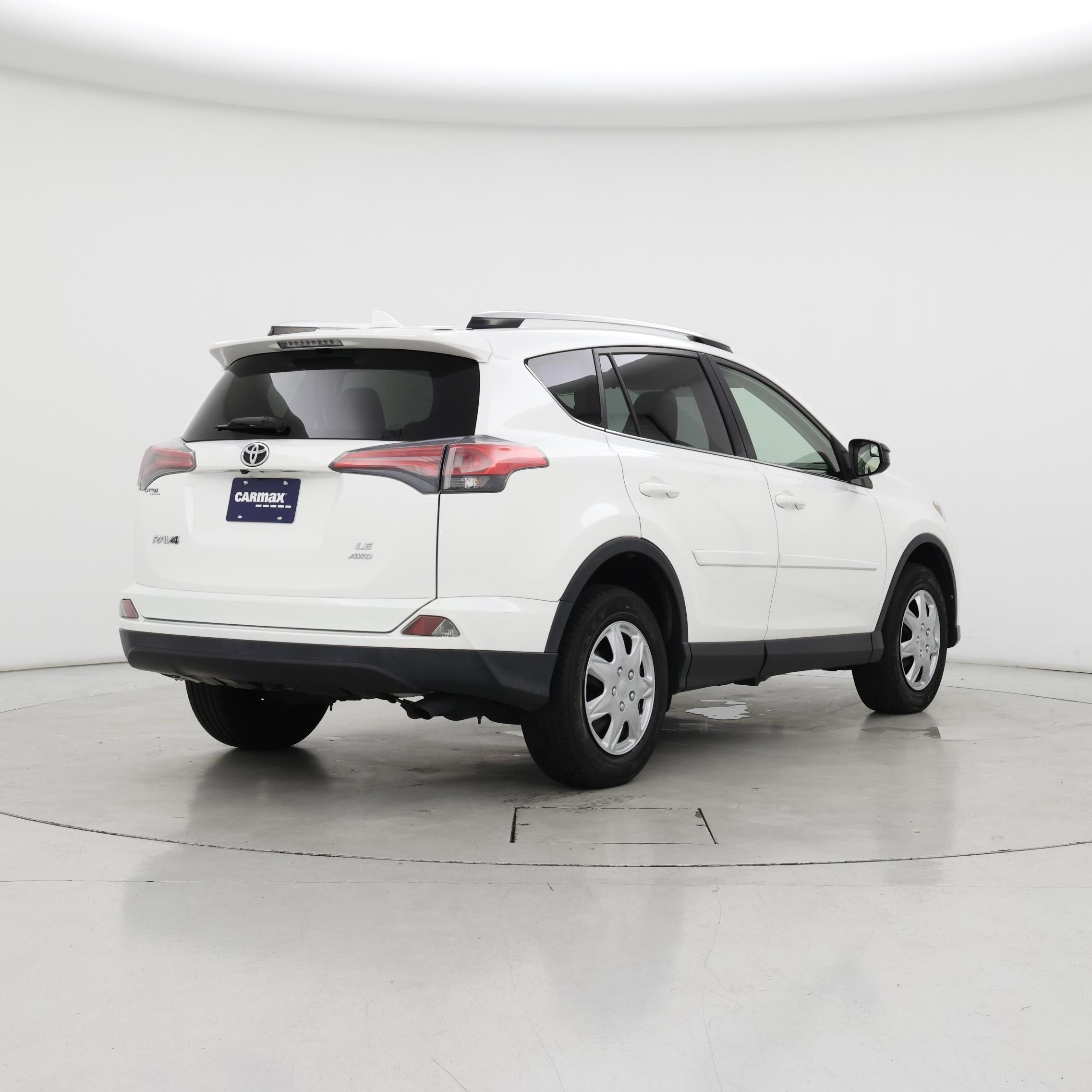 Thumbnail: 2016 Toyota RAV4 - 8