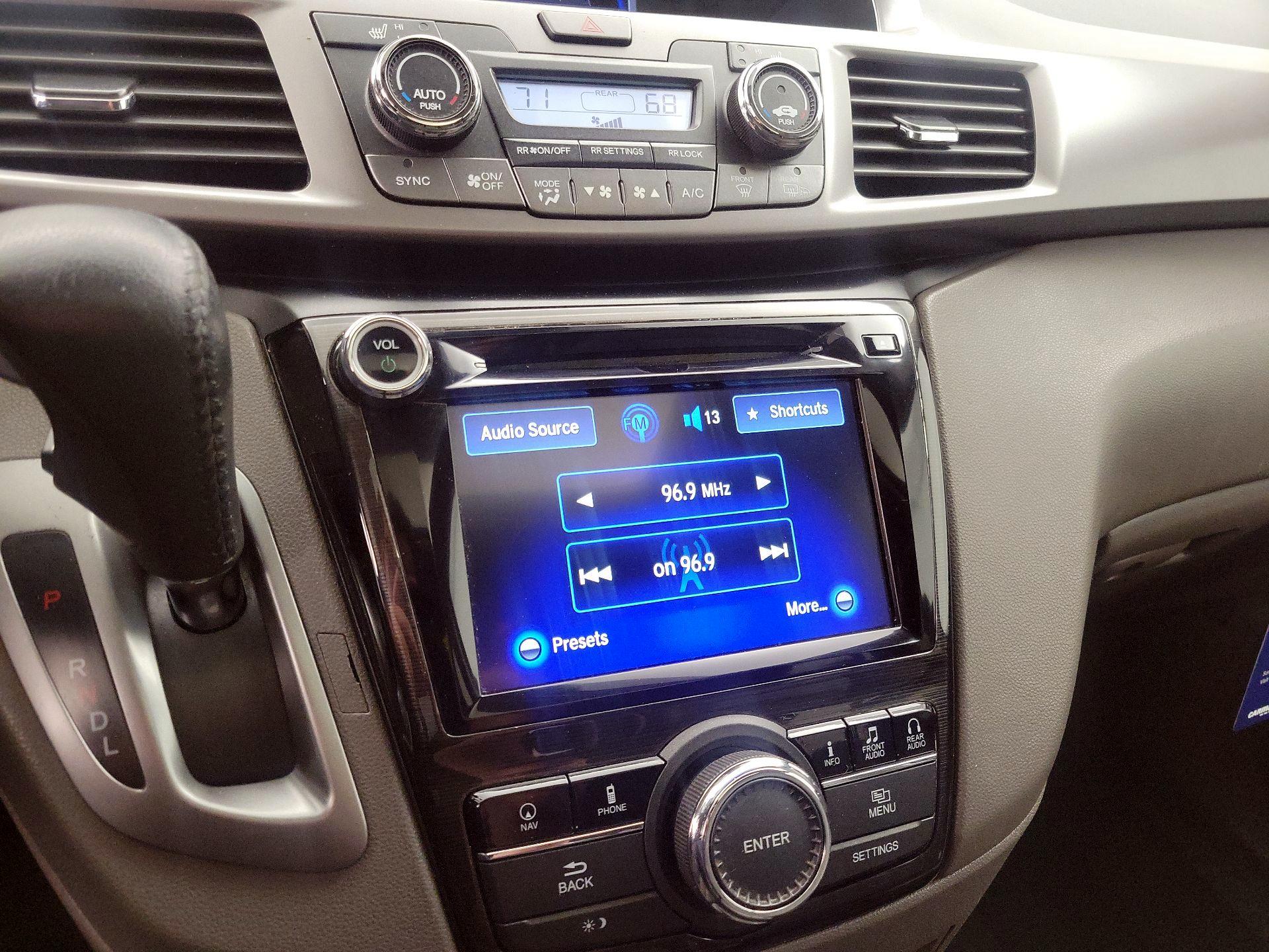 Thumbnail: 2015 Honda Odyssey - 16